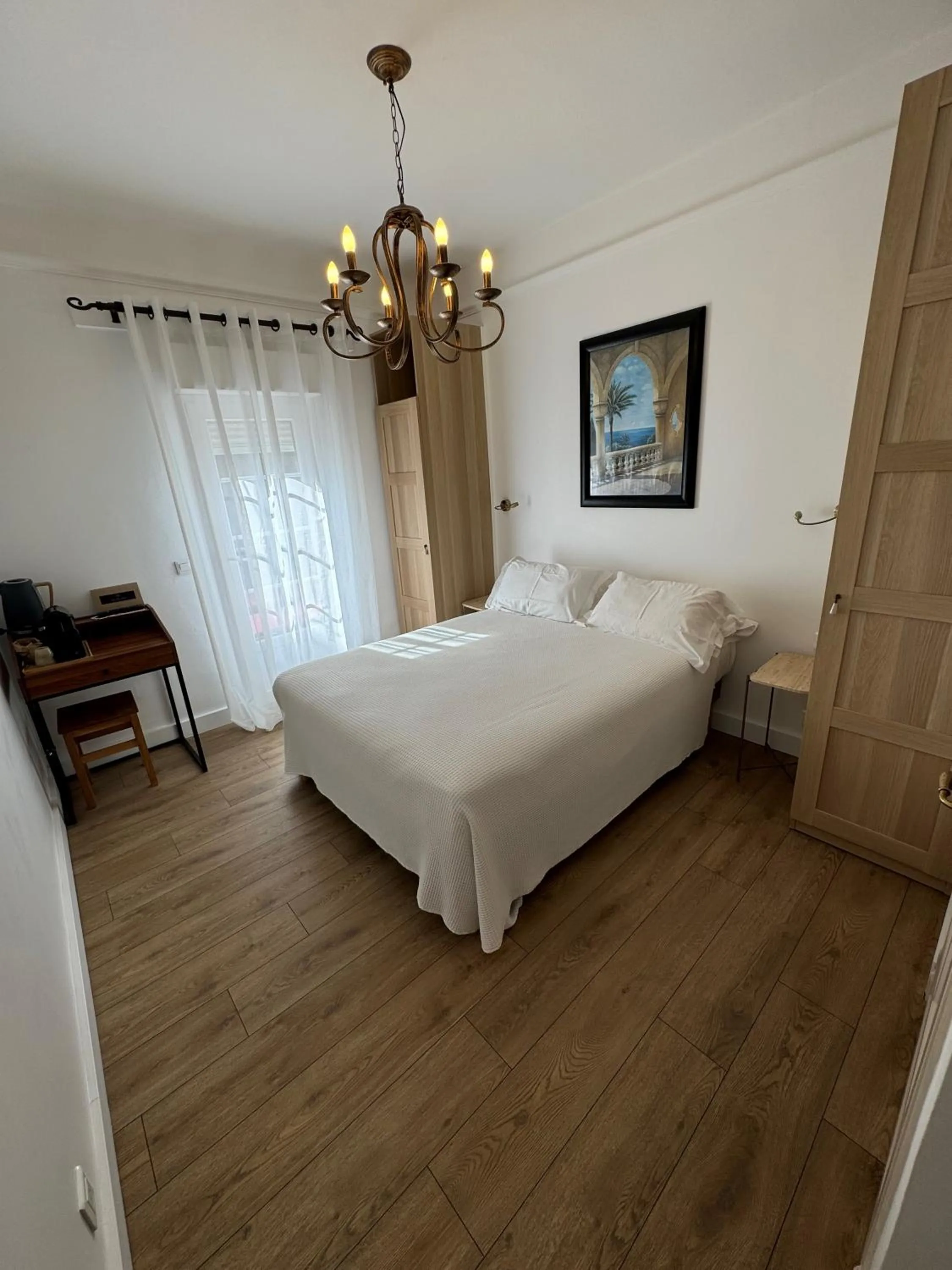 Bed in Hotel Les Flots Bleus