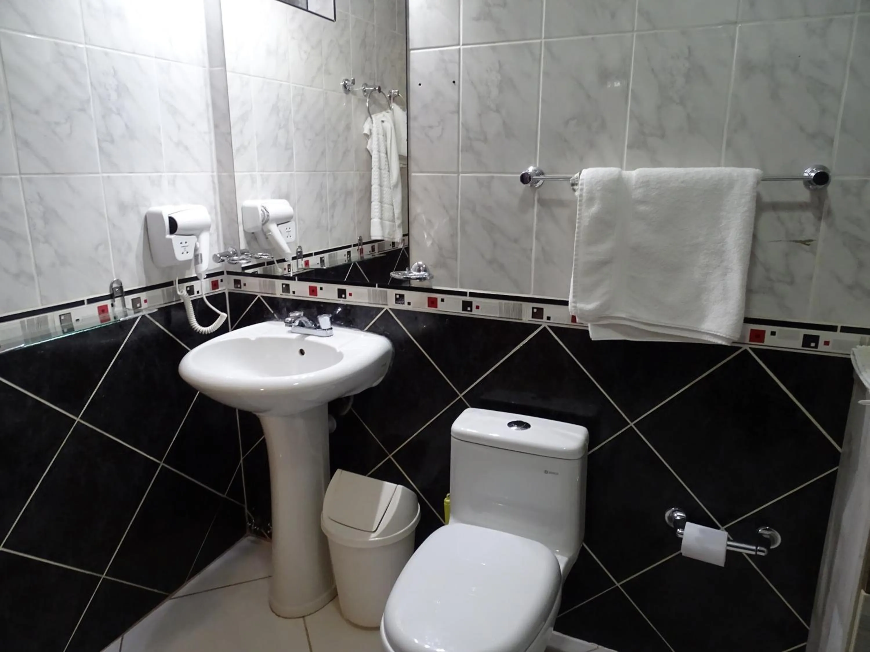 Bathroom in Ccapac Inka Ollanta Casa Museo