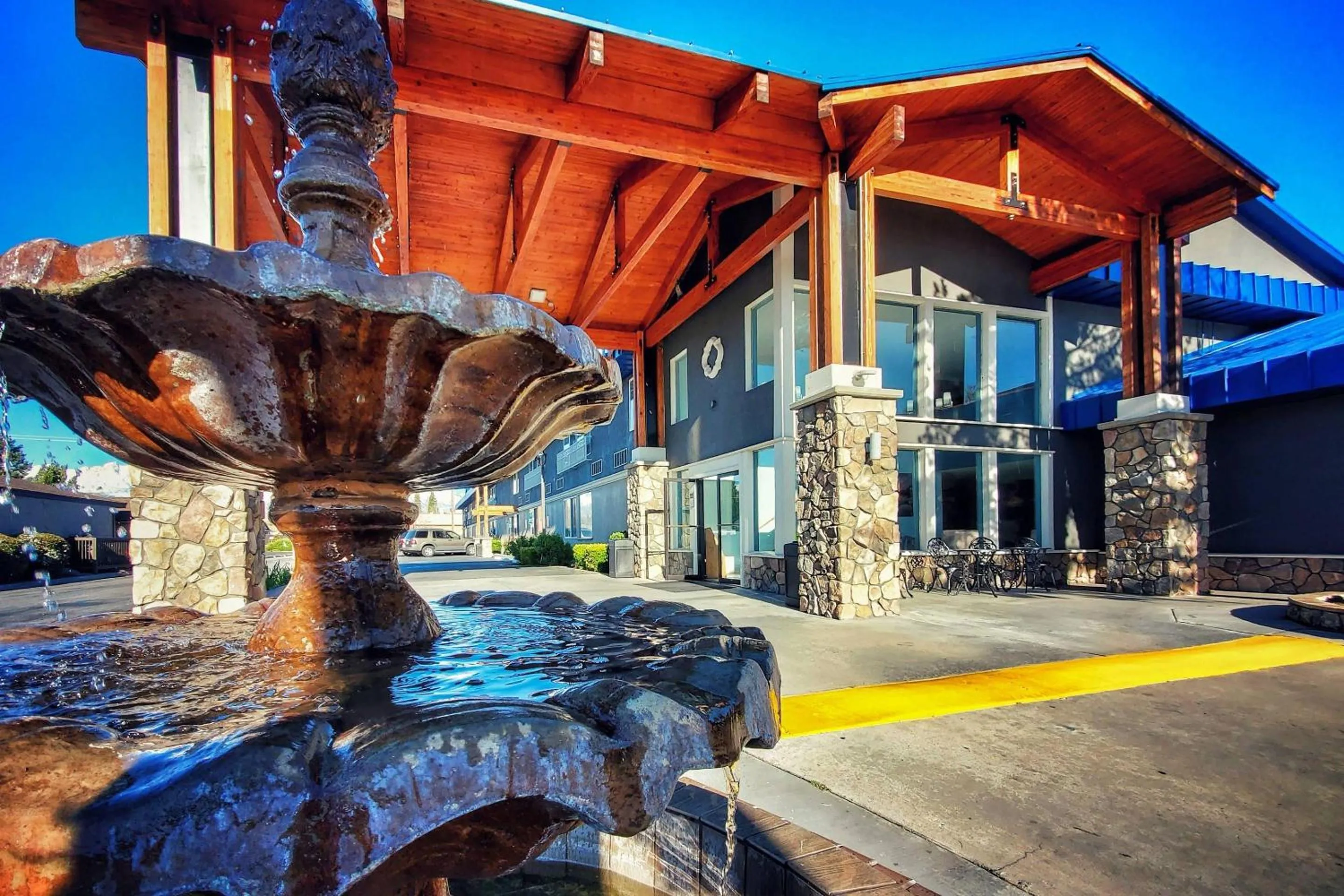 Property building in Cielo Hotel Bishop-Mammoth, an Ascend Collection Hotel