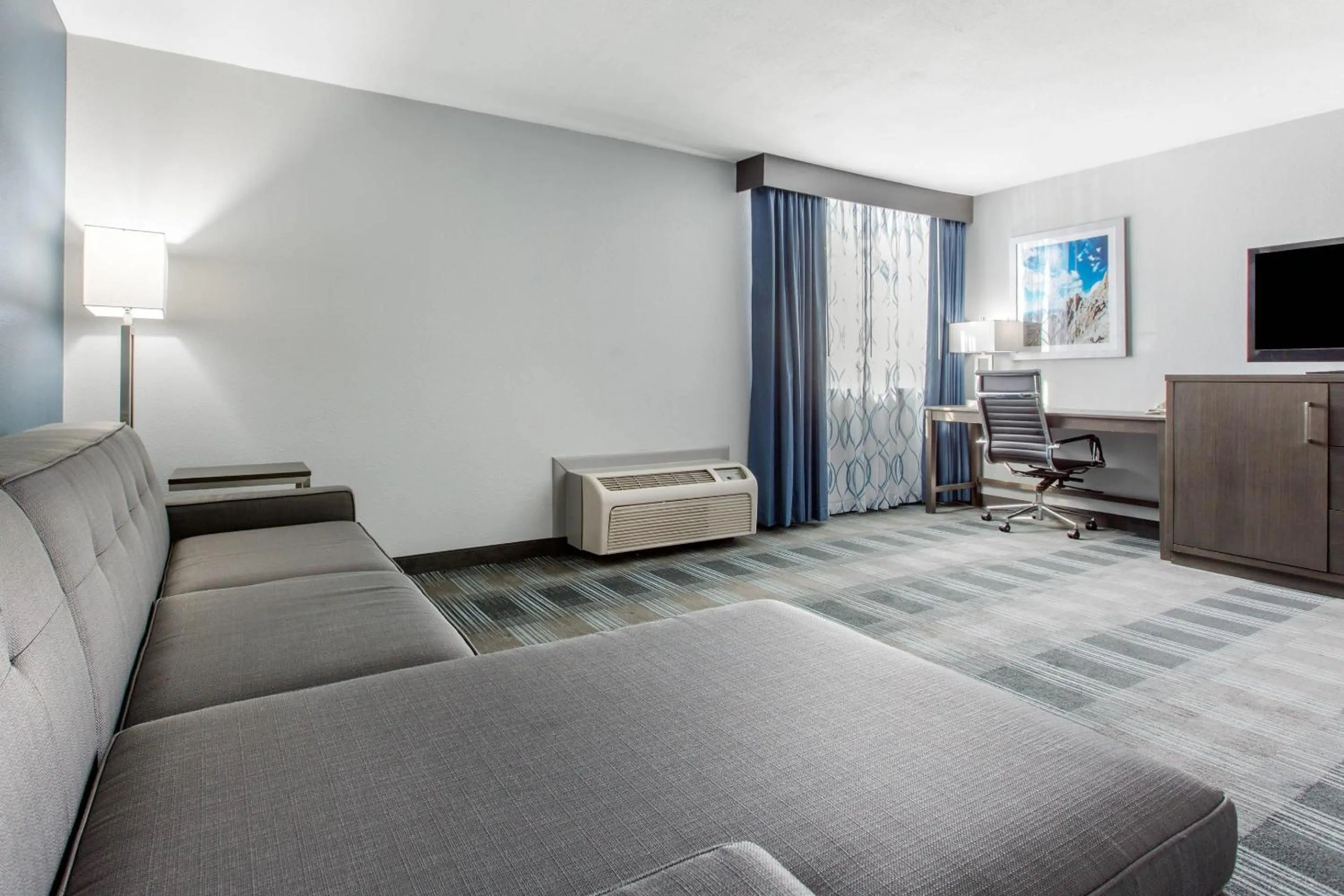 Bedroom, Bed in Cielo Hotel Bishop-Mammoth, an Ascend Collection Hotel