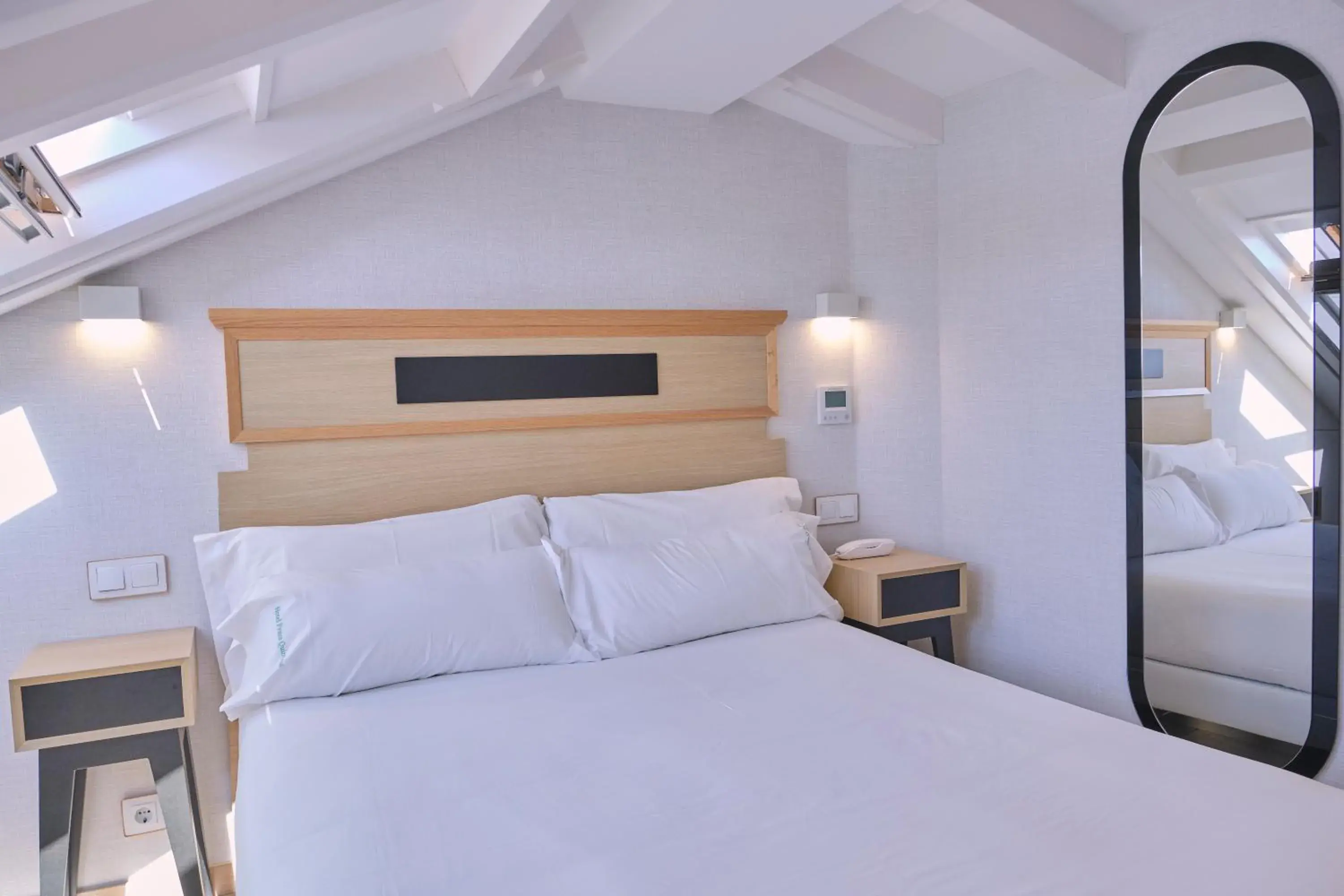 Single Room in Hotel Praza Quintana Single Room in Hotel Praza Quintana