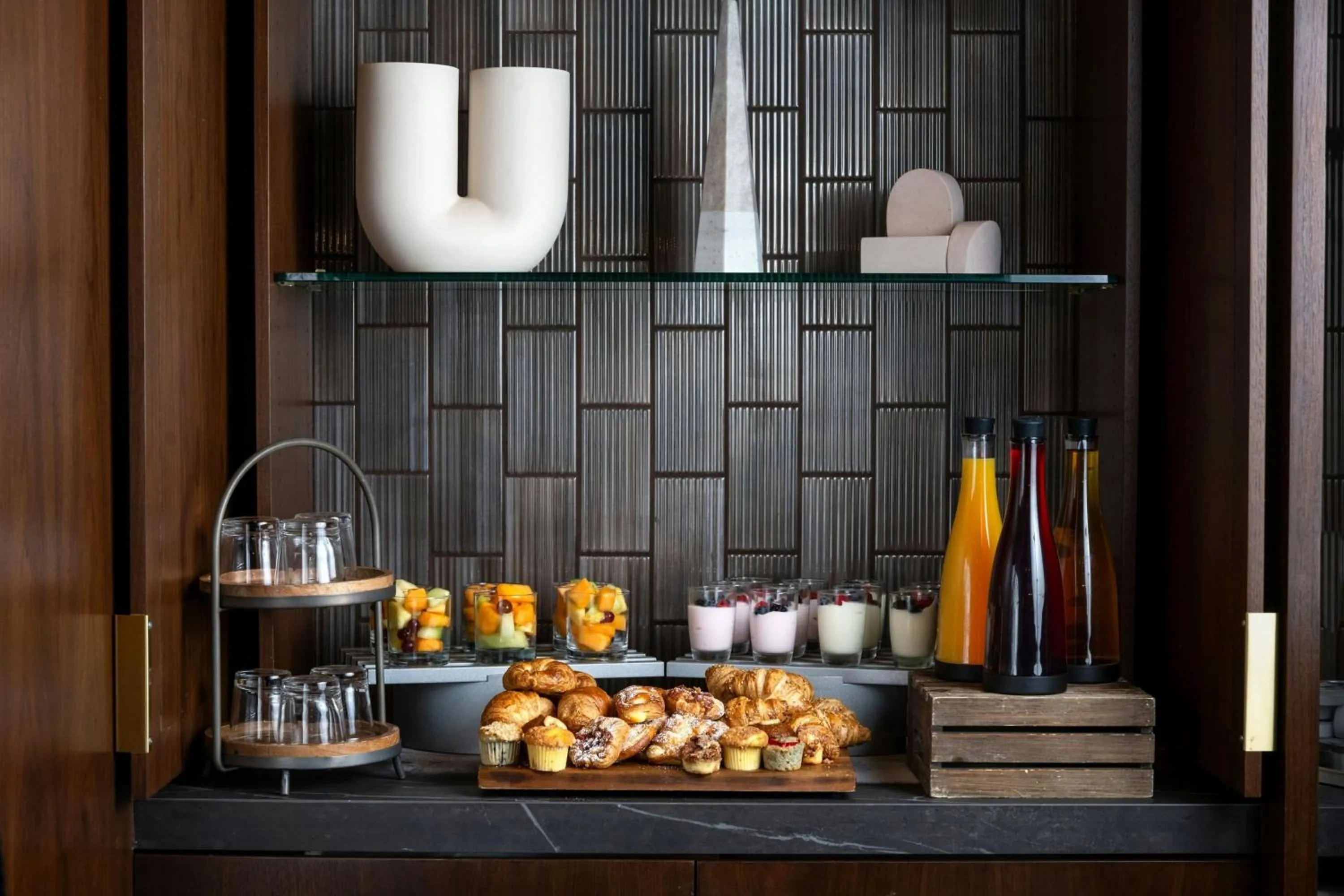 Lounge or bar in Sheraton Phoenix Downtown