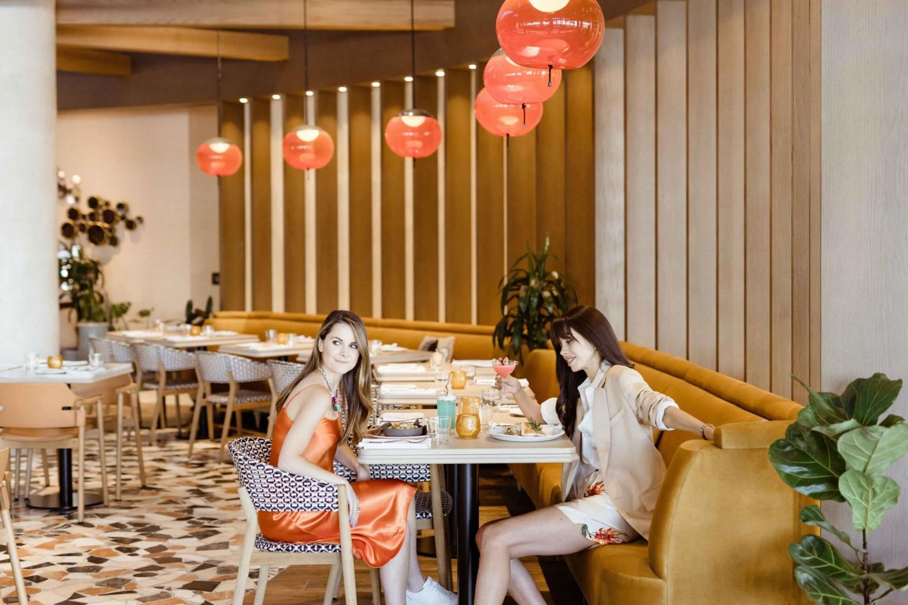 Restaurant/places to eat in Sheraton Phoenix Downtown