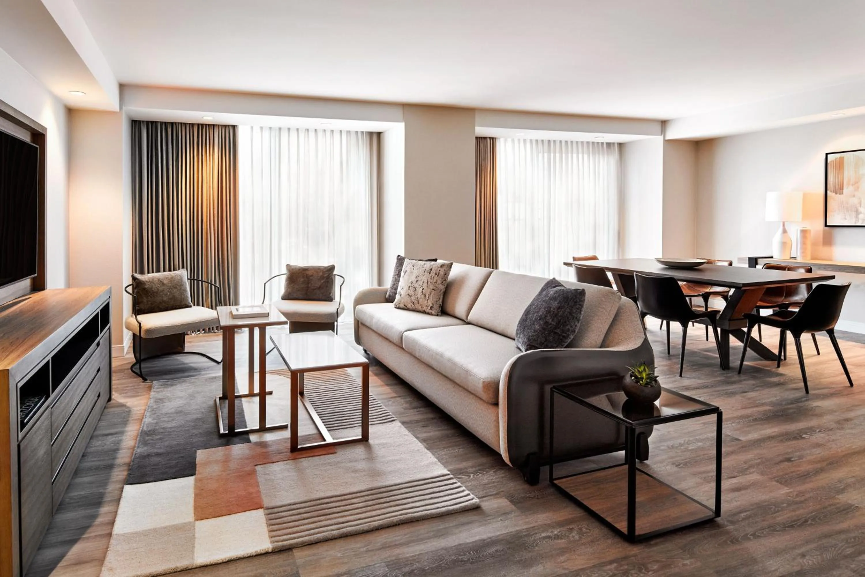 Photo of the whole room in Sheraton Phoenix Downtown