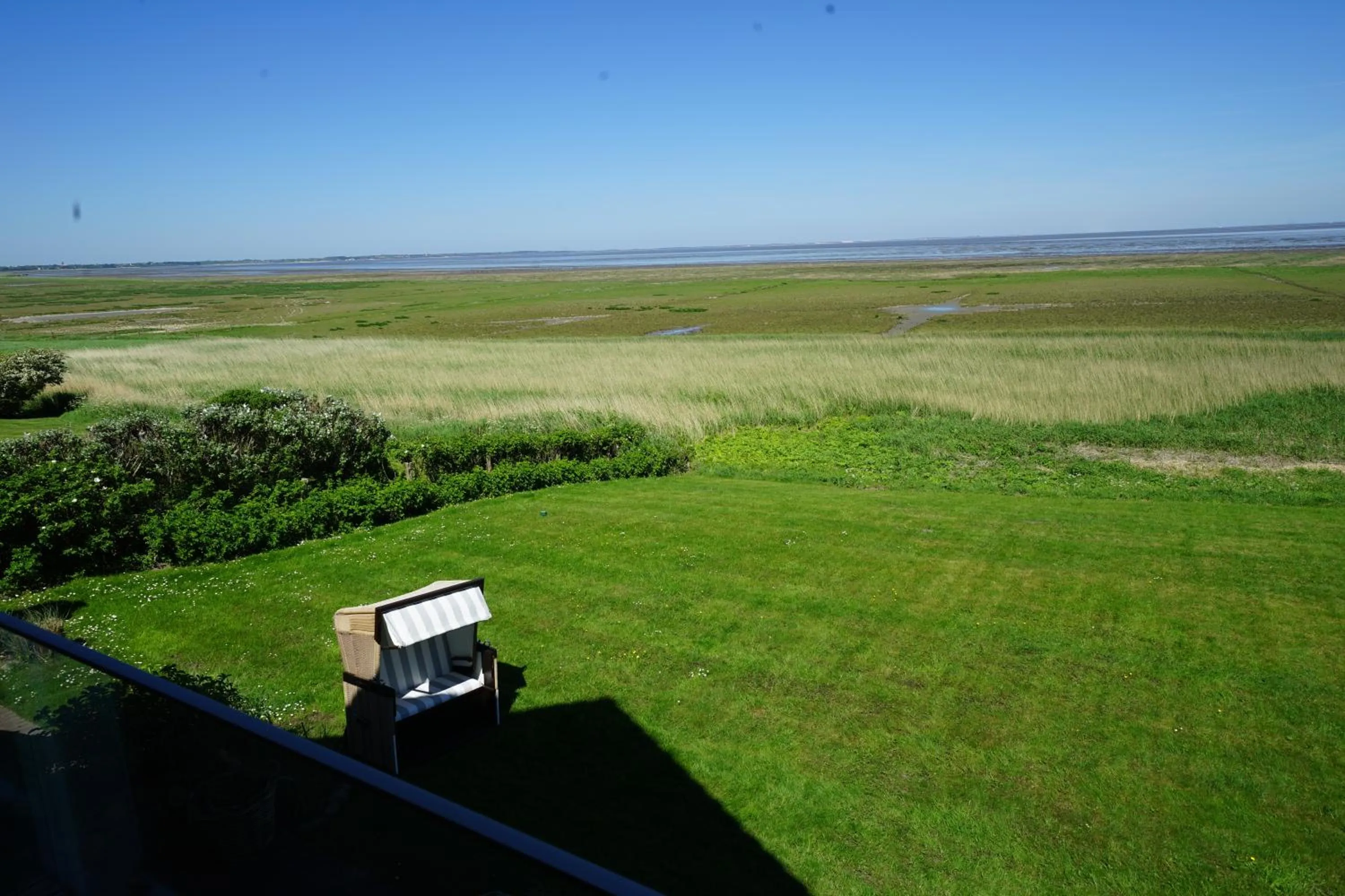 Sea view in Ferienwohnung Feskerdam 28 OG