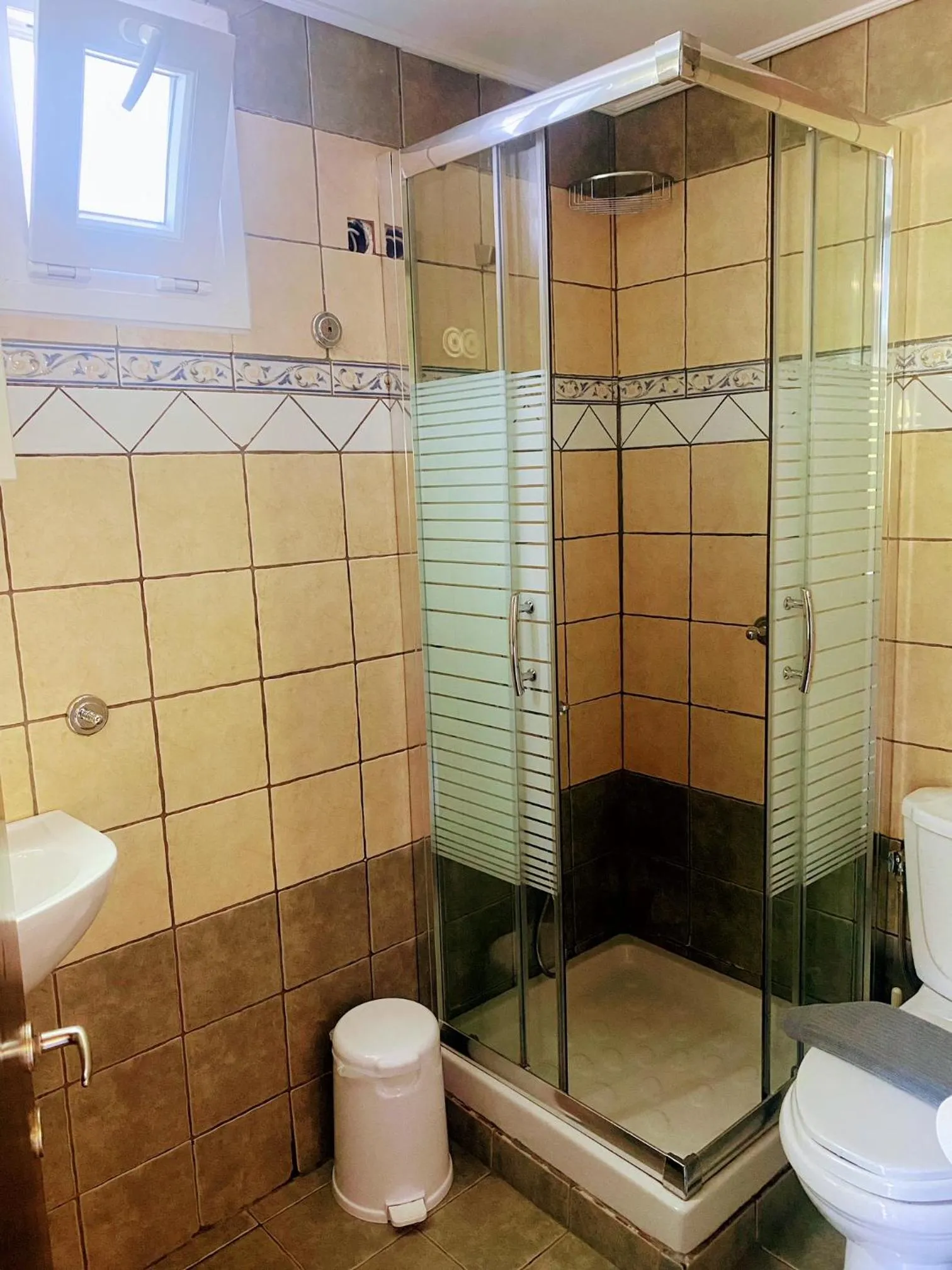 Shower in Blue Bay Beach Hotel