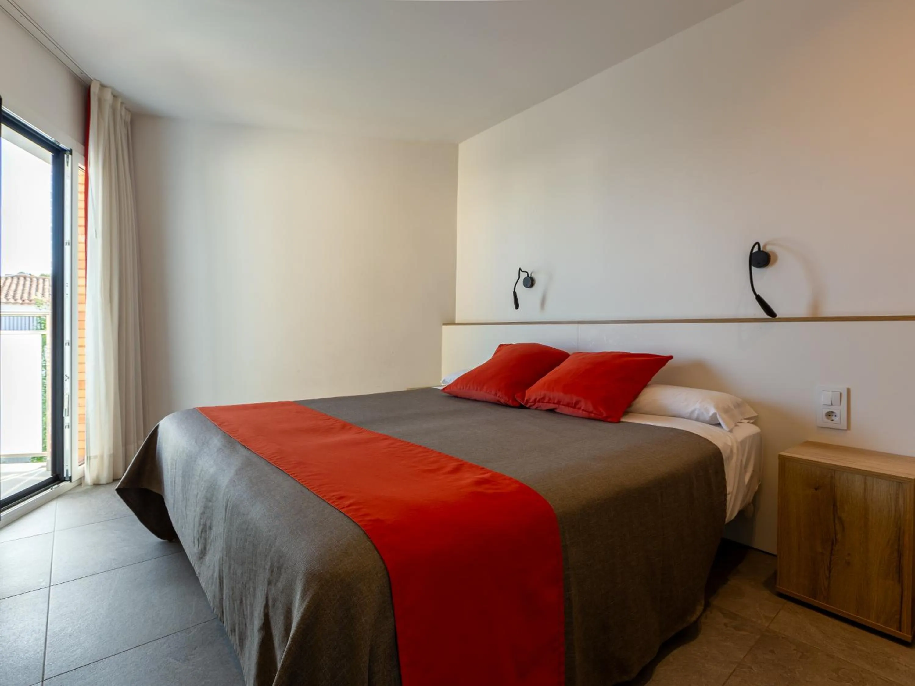 Bedroom, Bed in Apartamentos Sunway Apollo