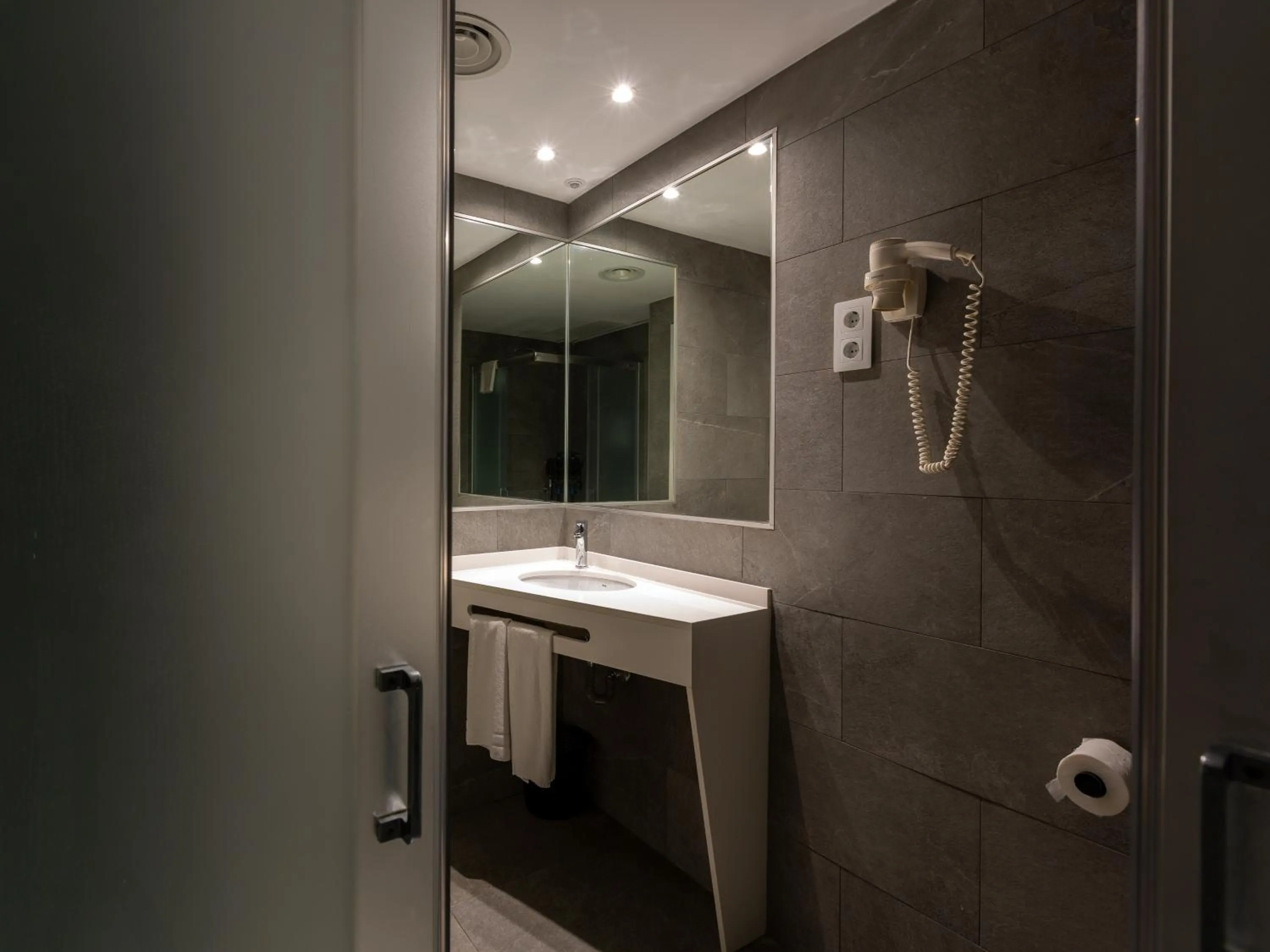 Bathroom in Apartamentos Sunway Apollo