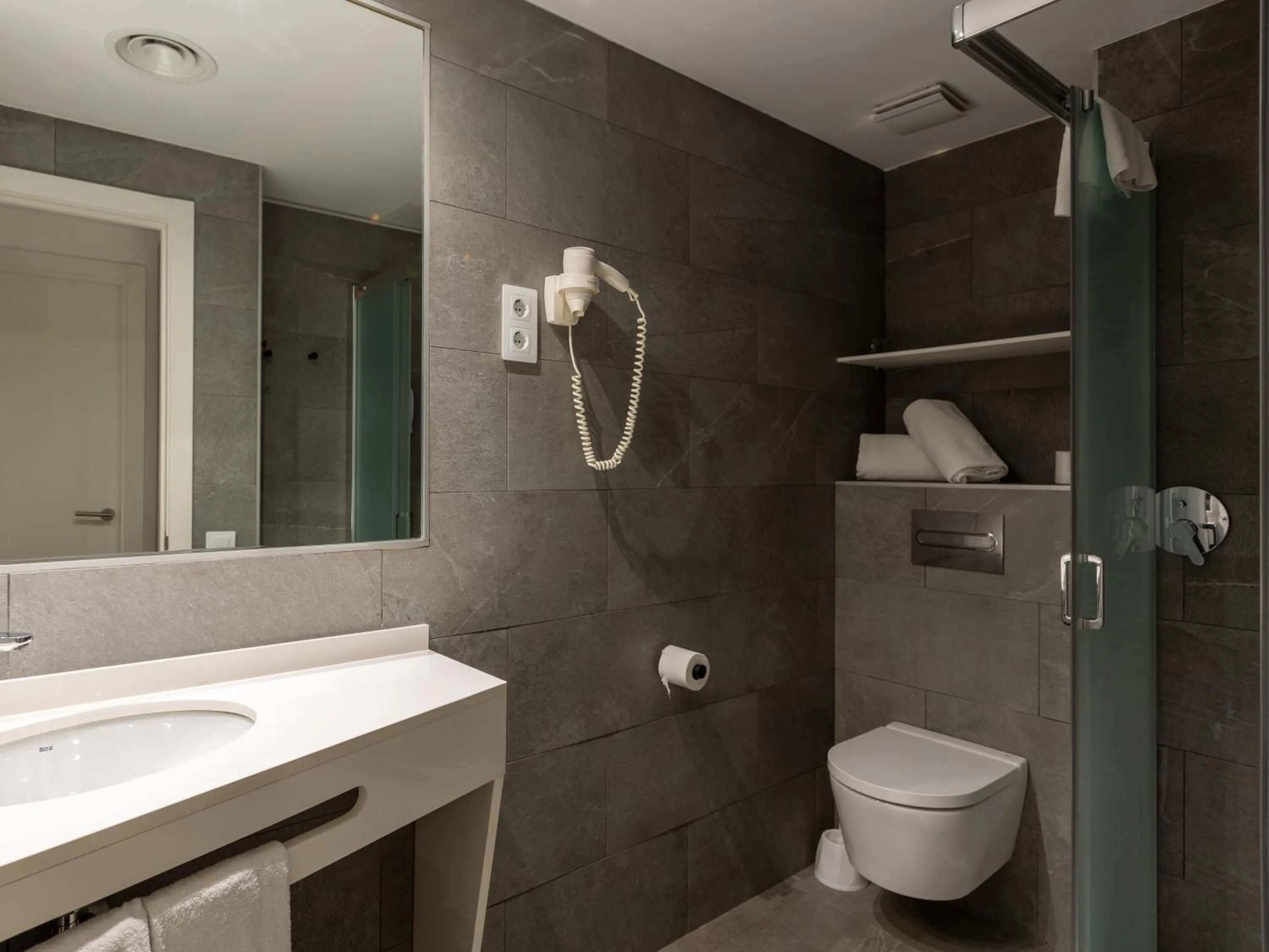 Bathroom in Apartamentos Sunway Apollo