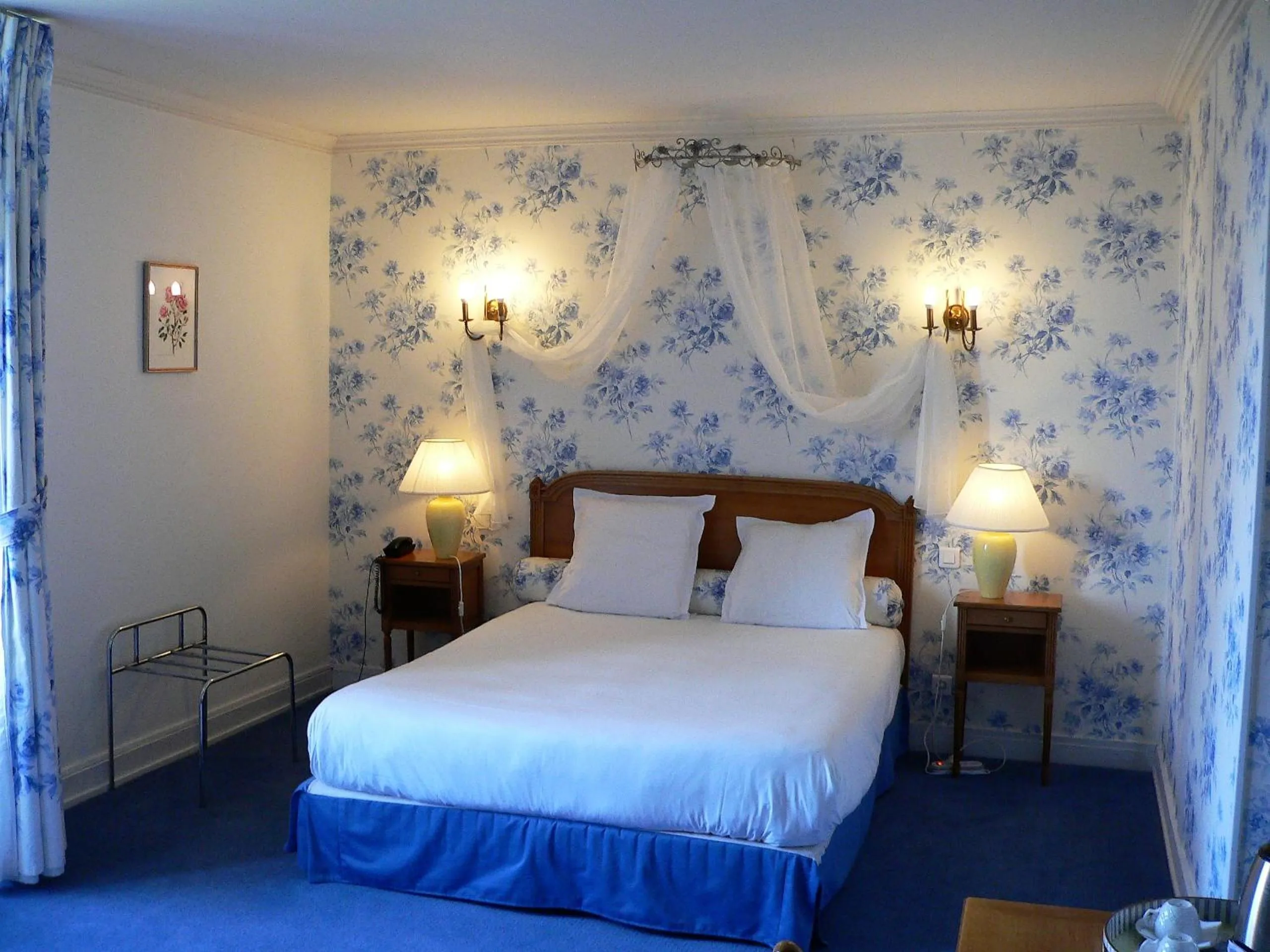 Bedroom, Bed in Chateau de la Rozelle