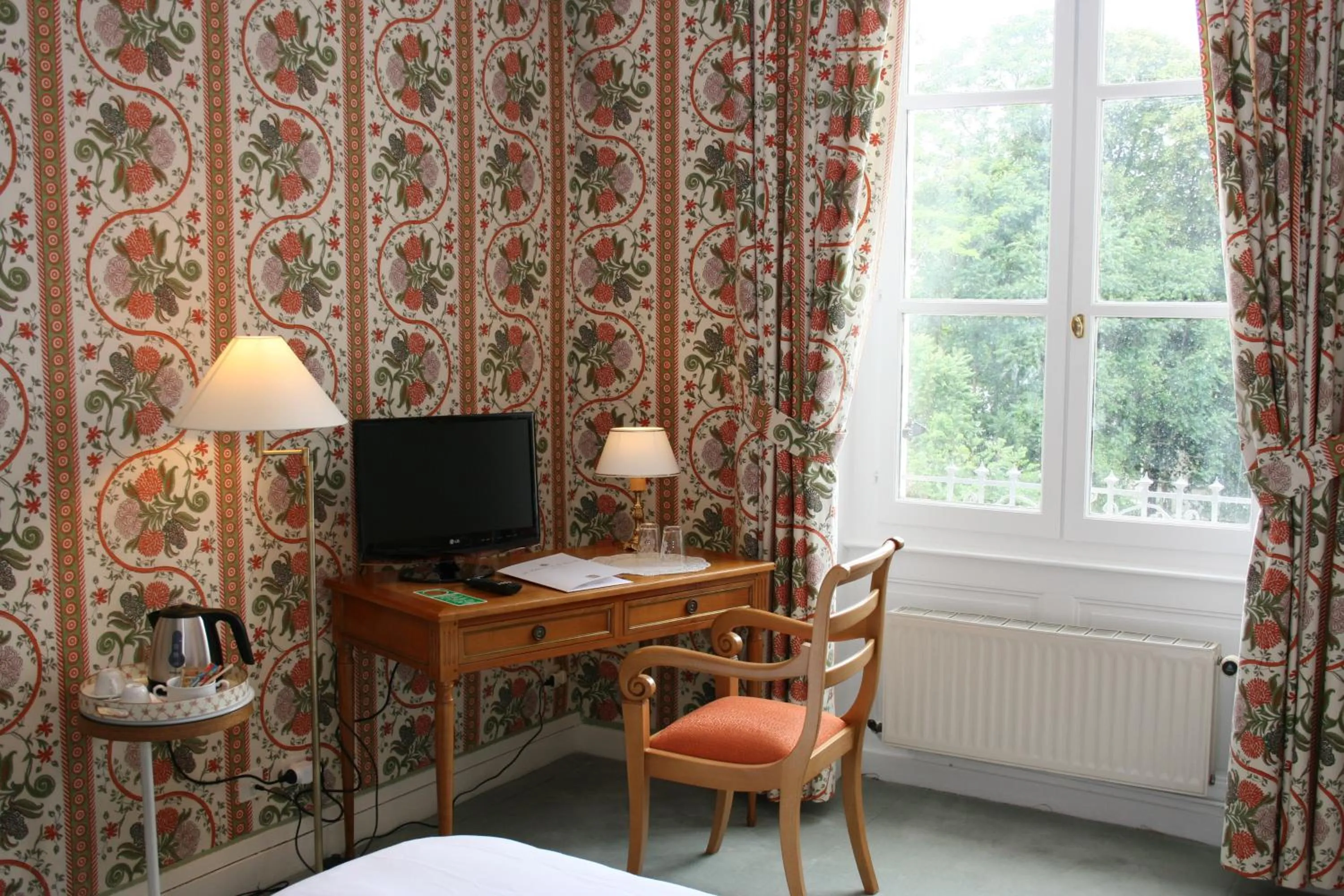 TV and multimedia in Chateau de la Rozelle