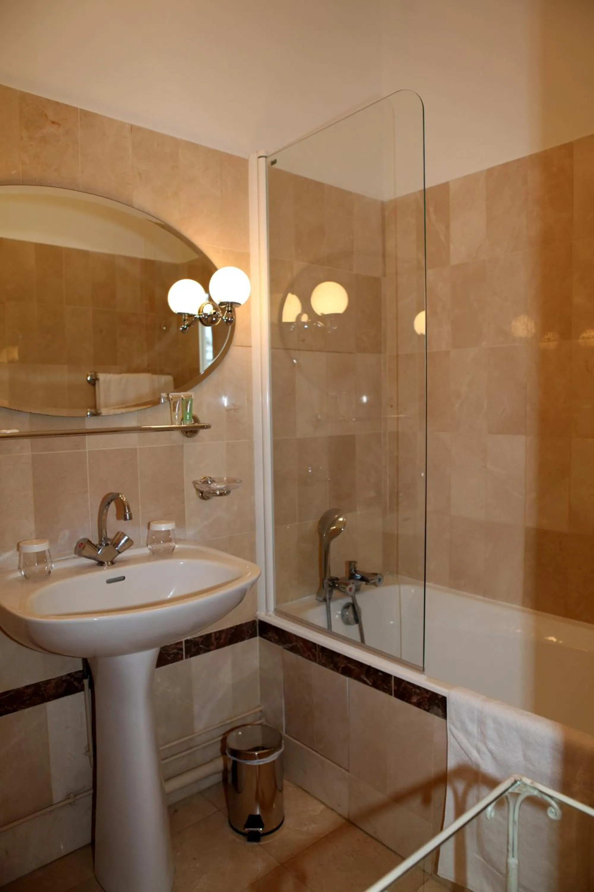 Bathroom in Chateau de la Rozelle