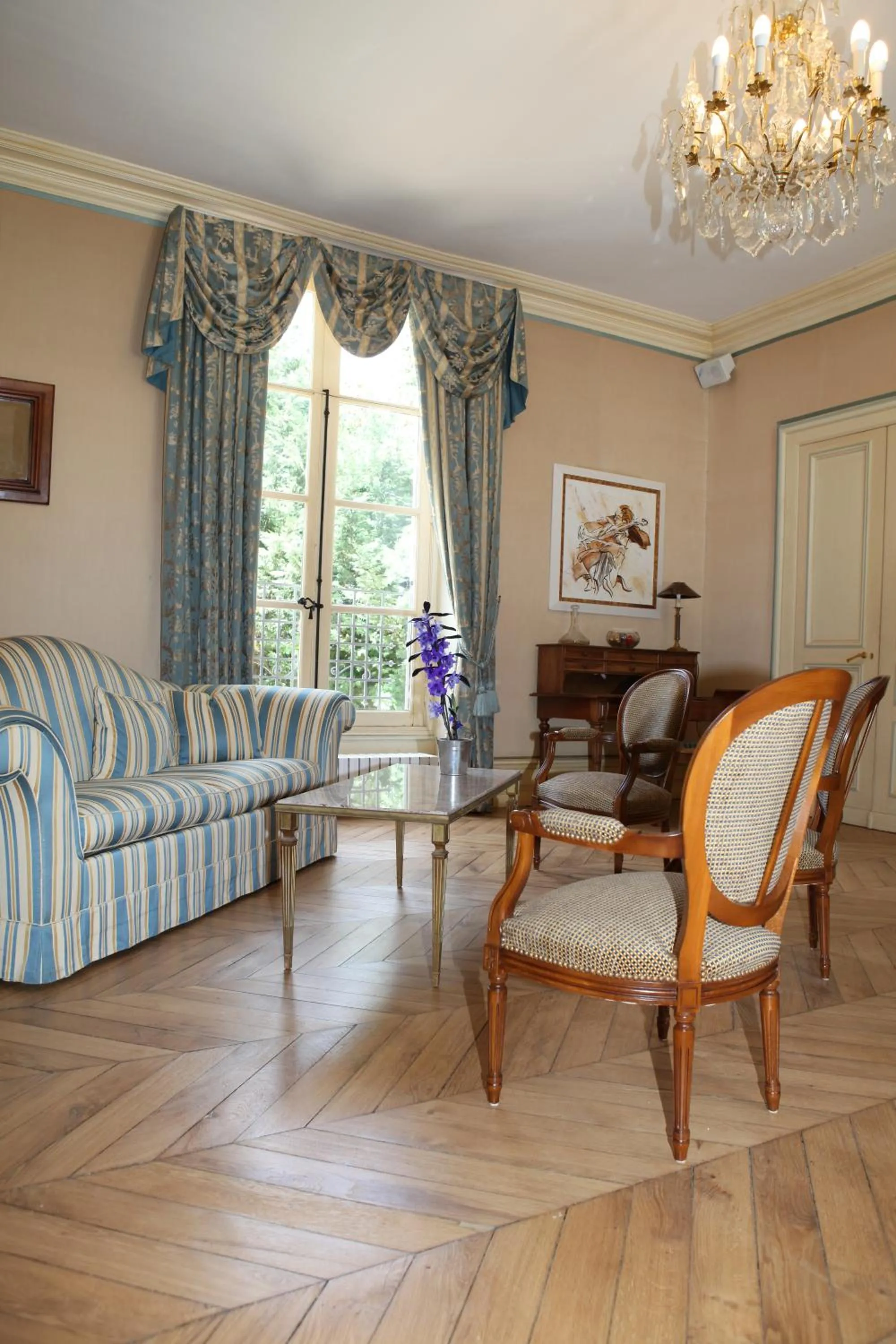 Seating area in Chateau de la Rozelle