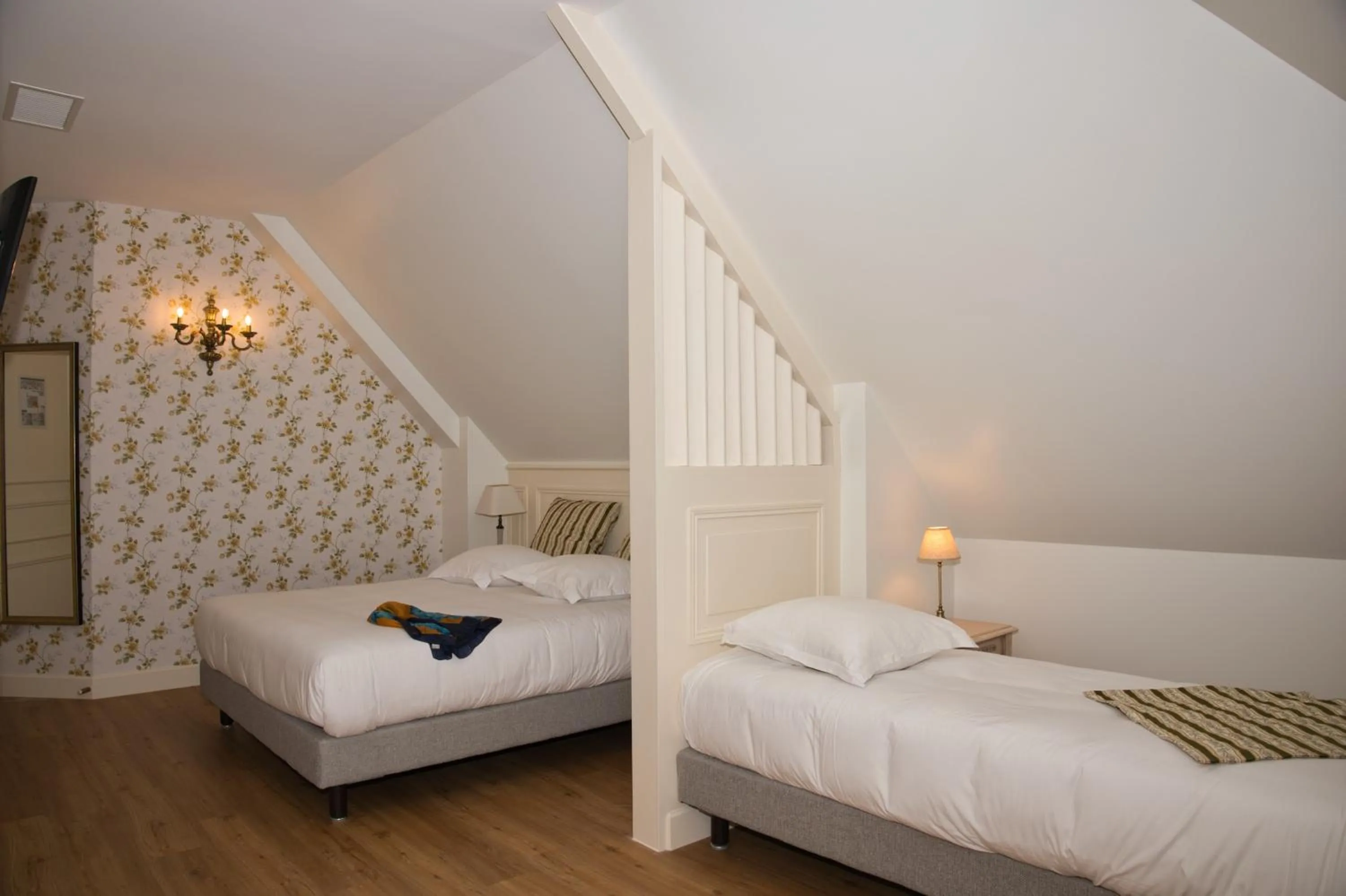 Bedroom, Bed in Chateau de la Rozelle