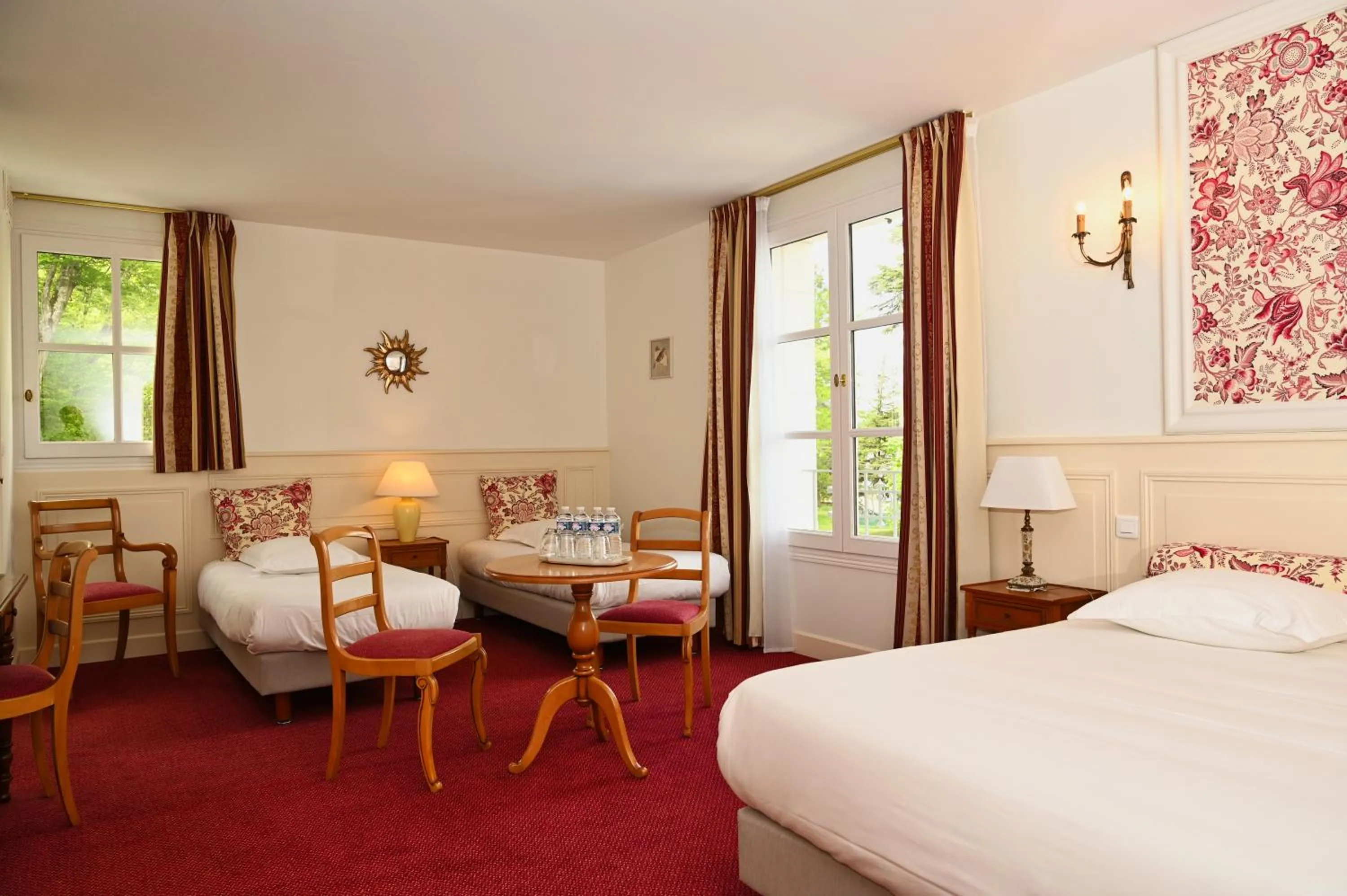 Photo of the whole room, Bed in Chateau de la Rozelle