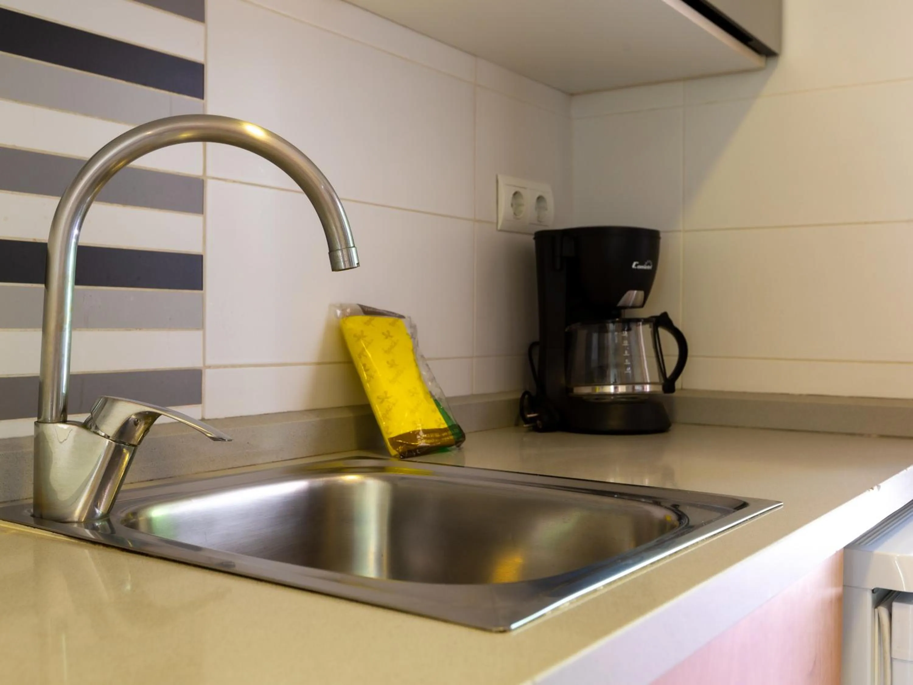 kitchen in Apartamentos Sunway San Jorge