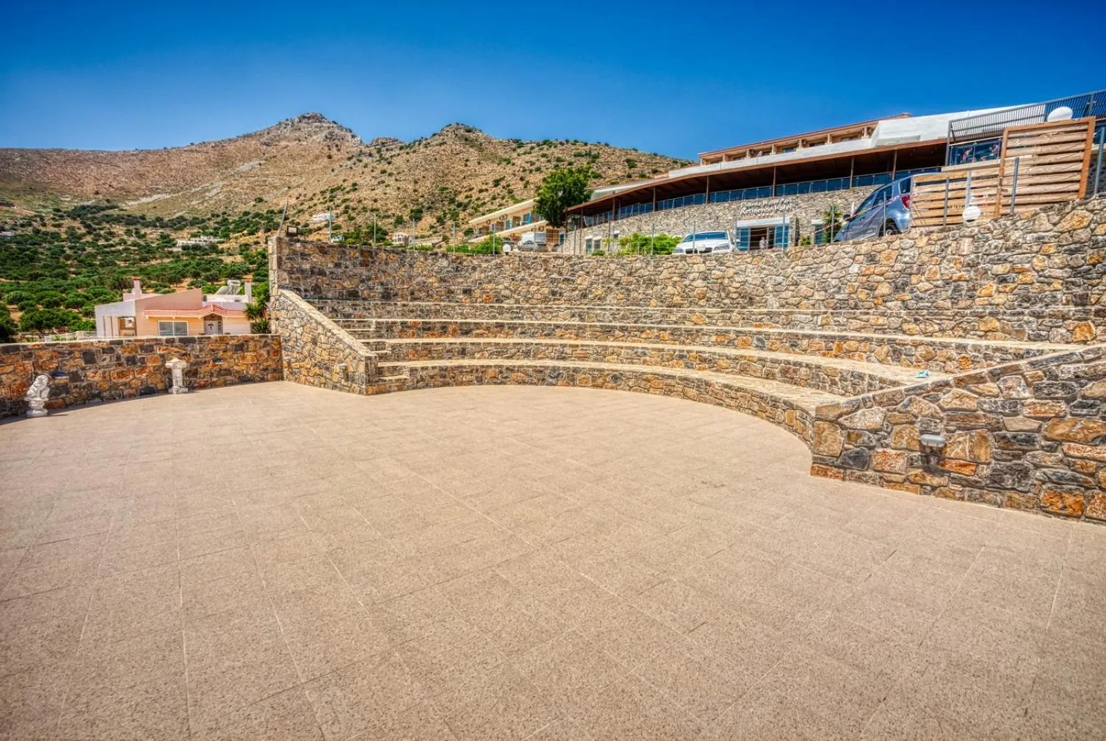 Evening entertainment in Elounda Residence Resort & Waterpark