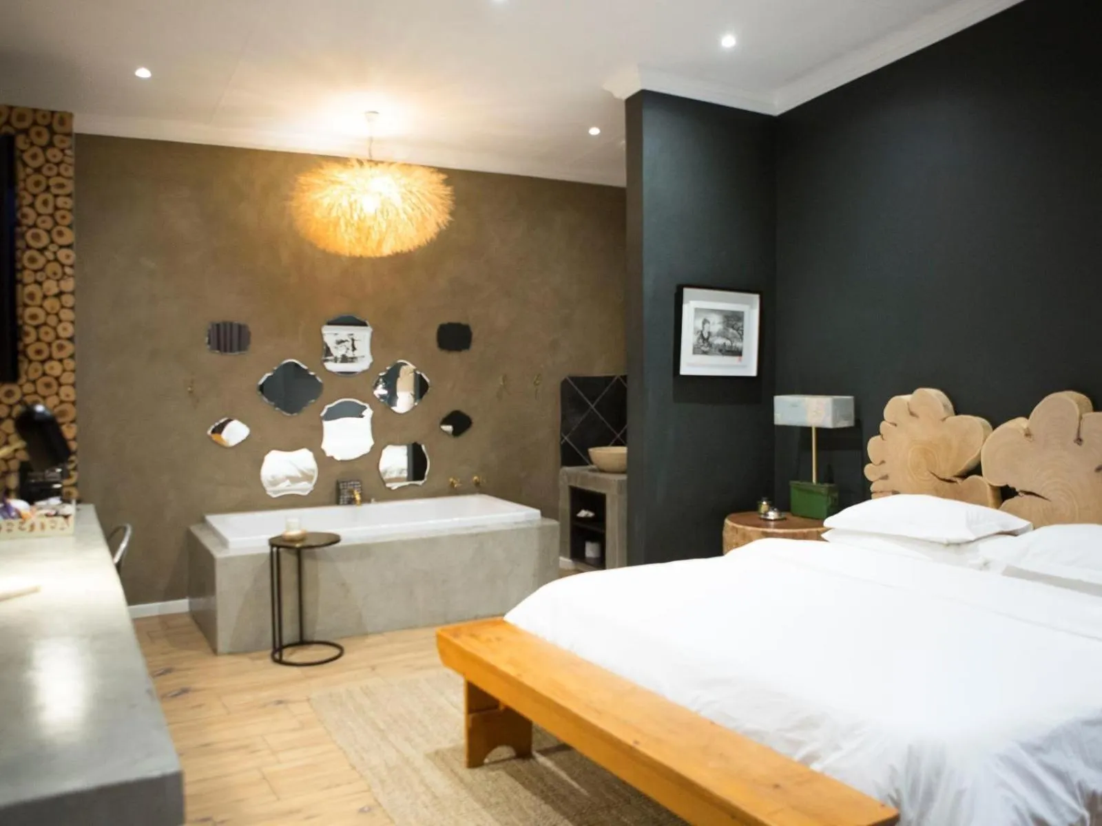 Bed in Liedjiesbos Urban Olive Farm