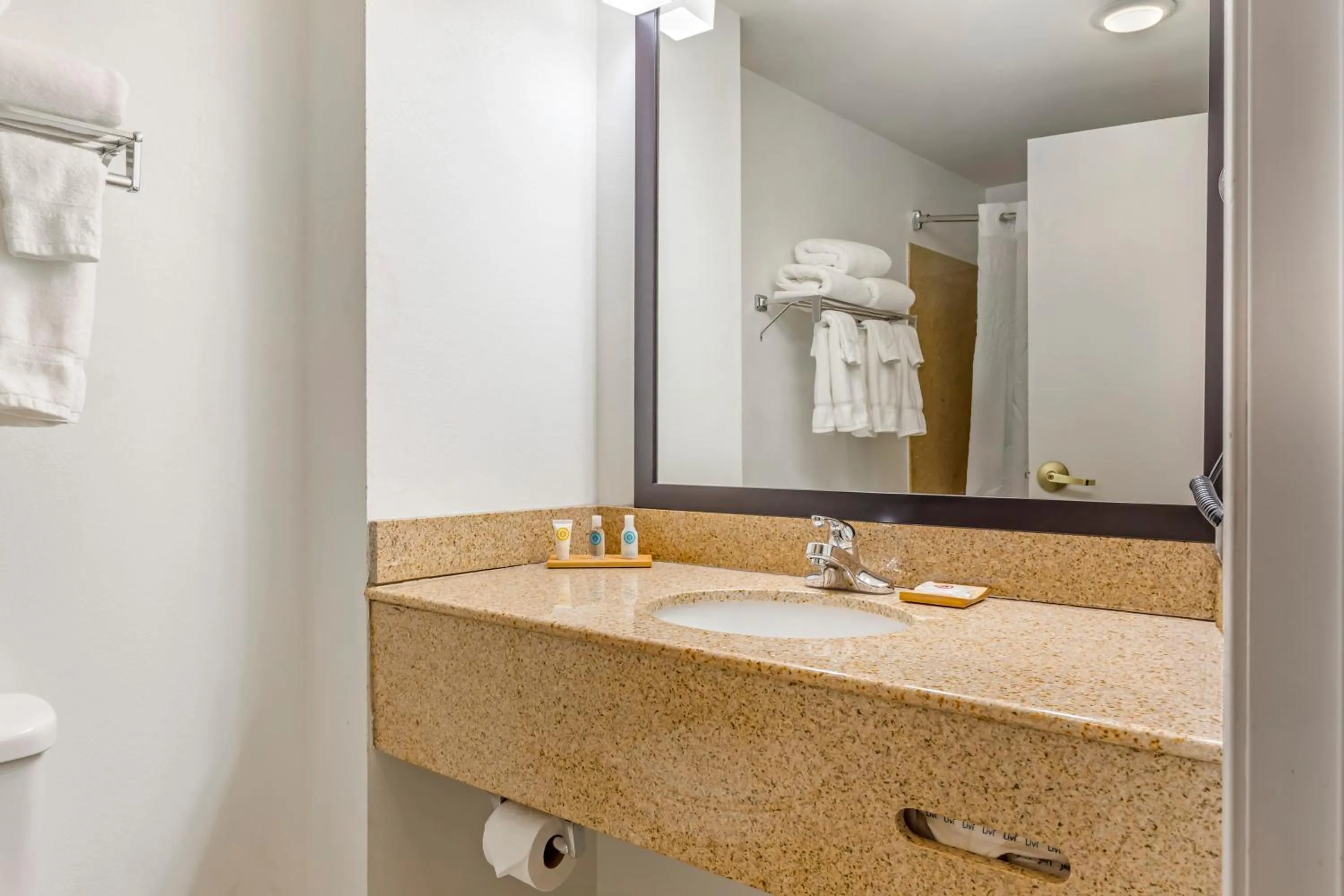 Bathroom in Country Inn & Suites by Radisson, Newport News South, VA