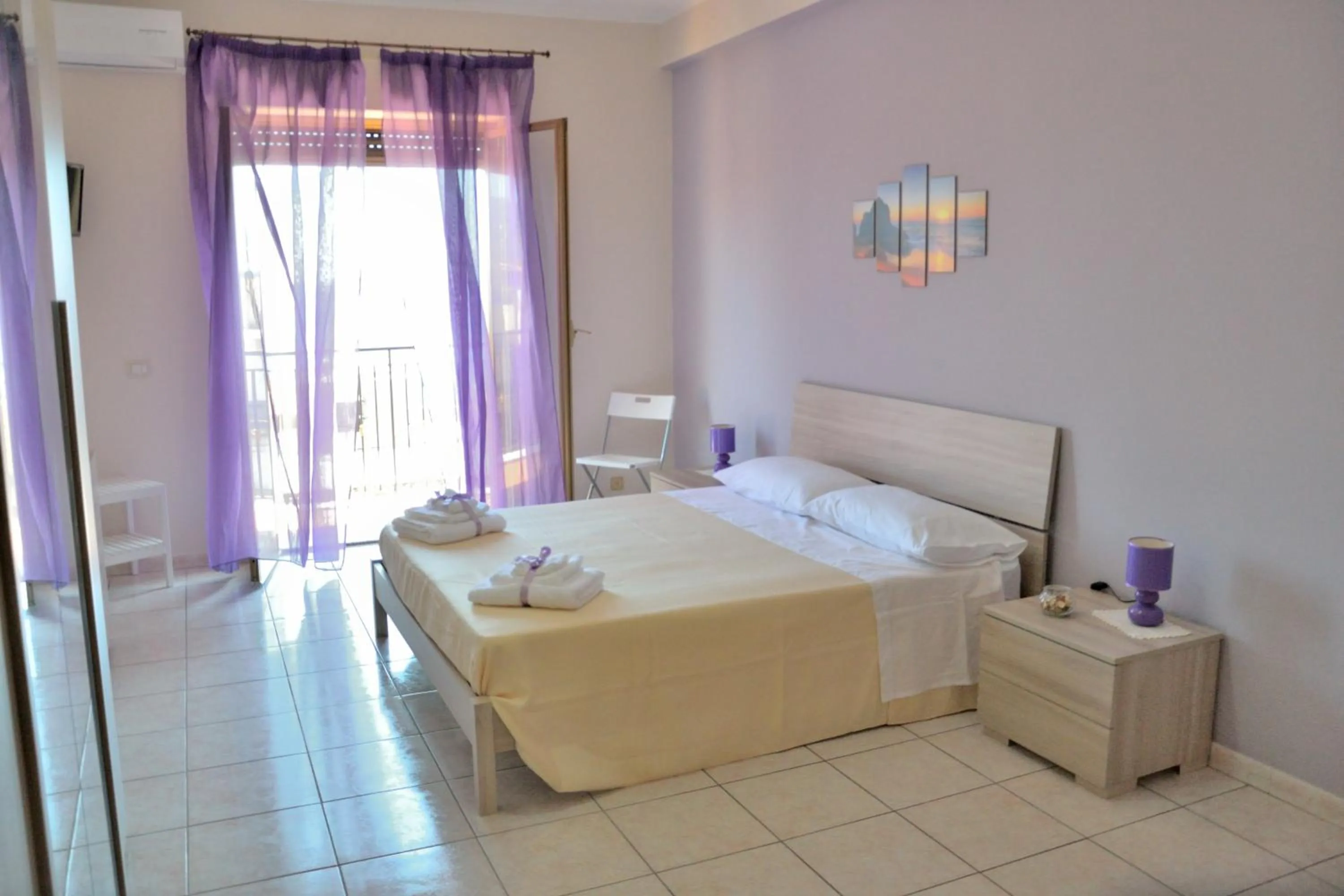 Bed in B&B Al Sole di Sicilia