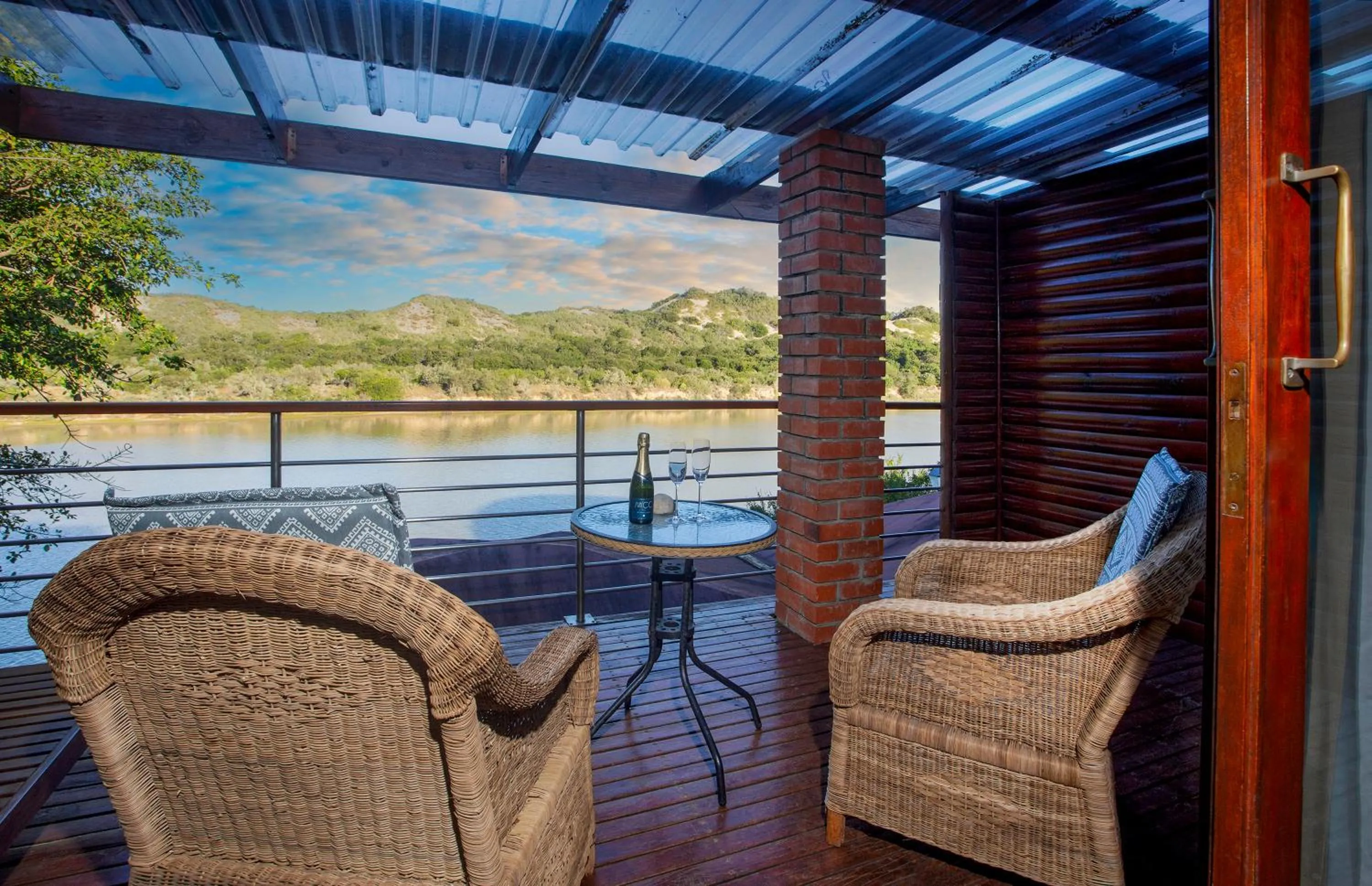 Dungbeetle River Lodge