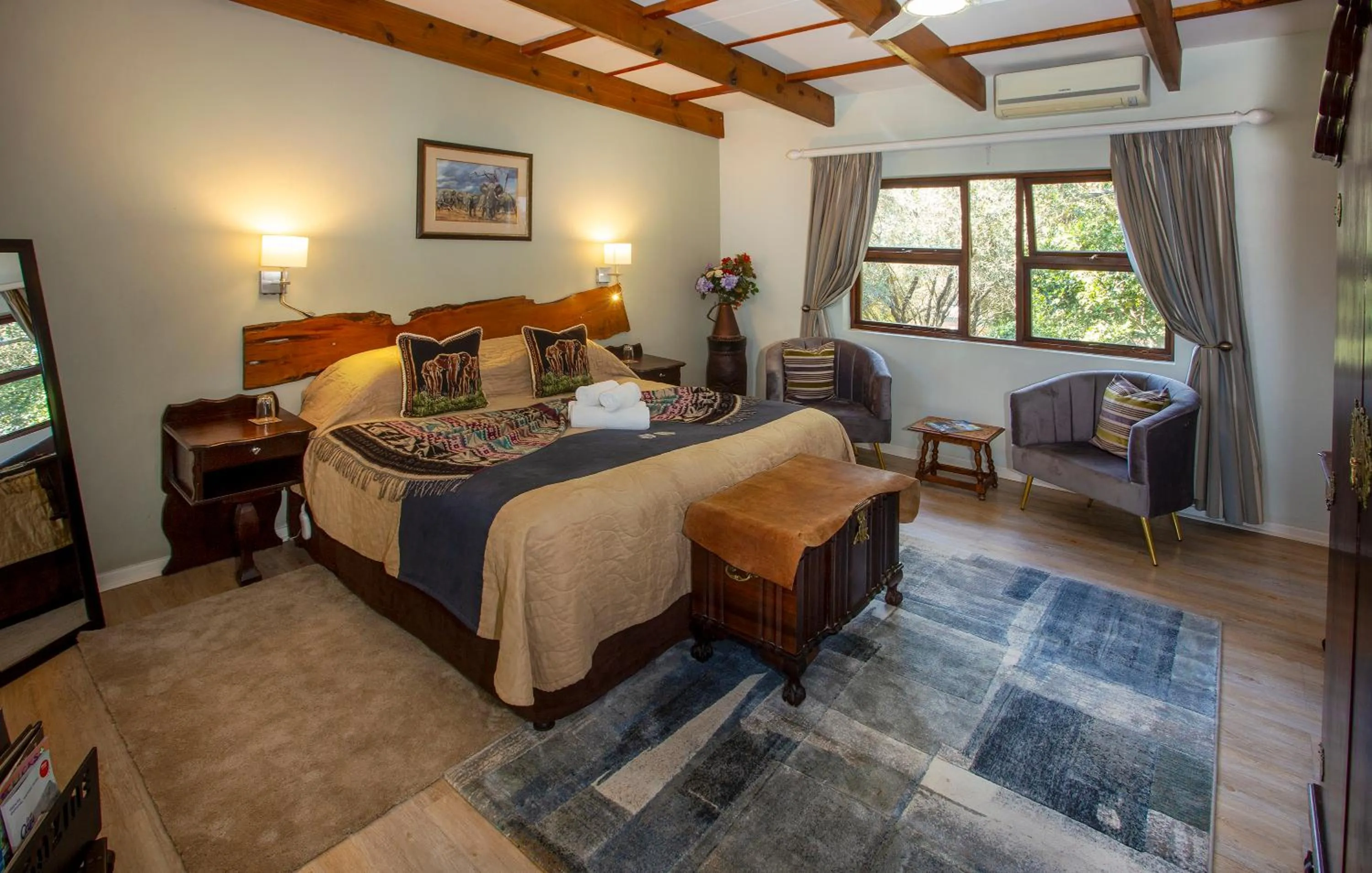 Bed in Dungbeetle River Lodge