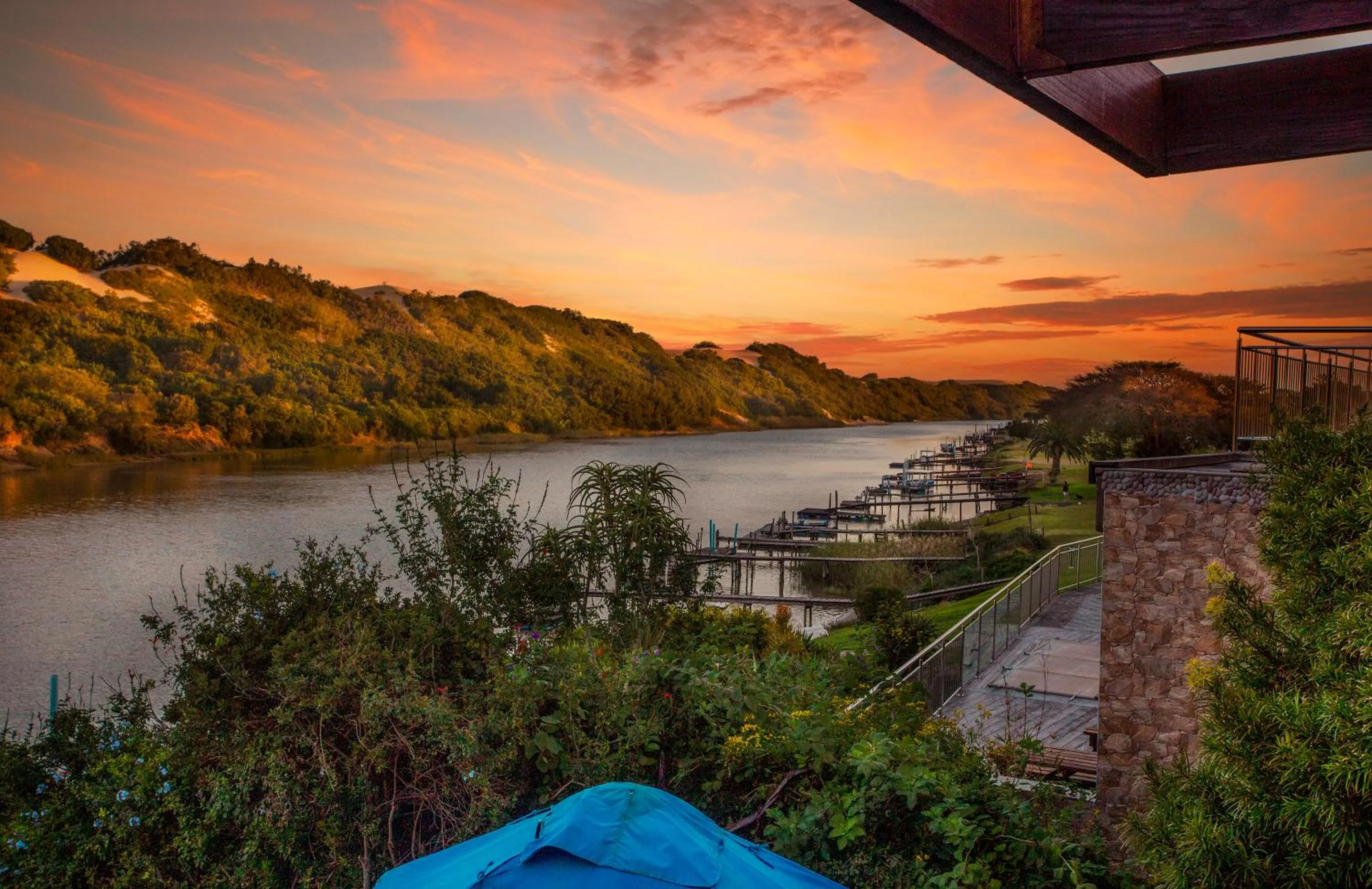 Property building in Dungbeetle River Lodge