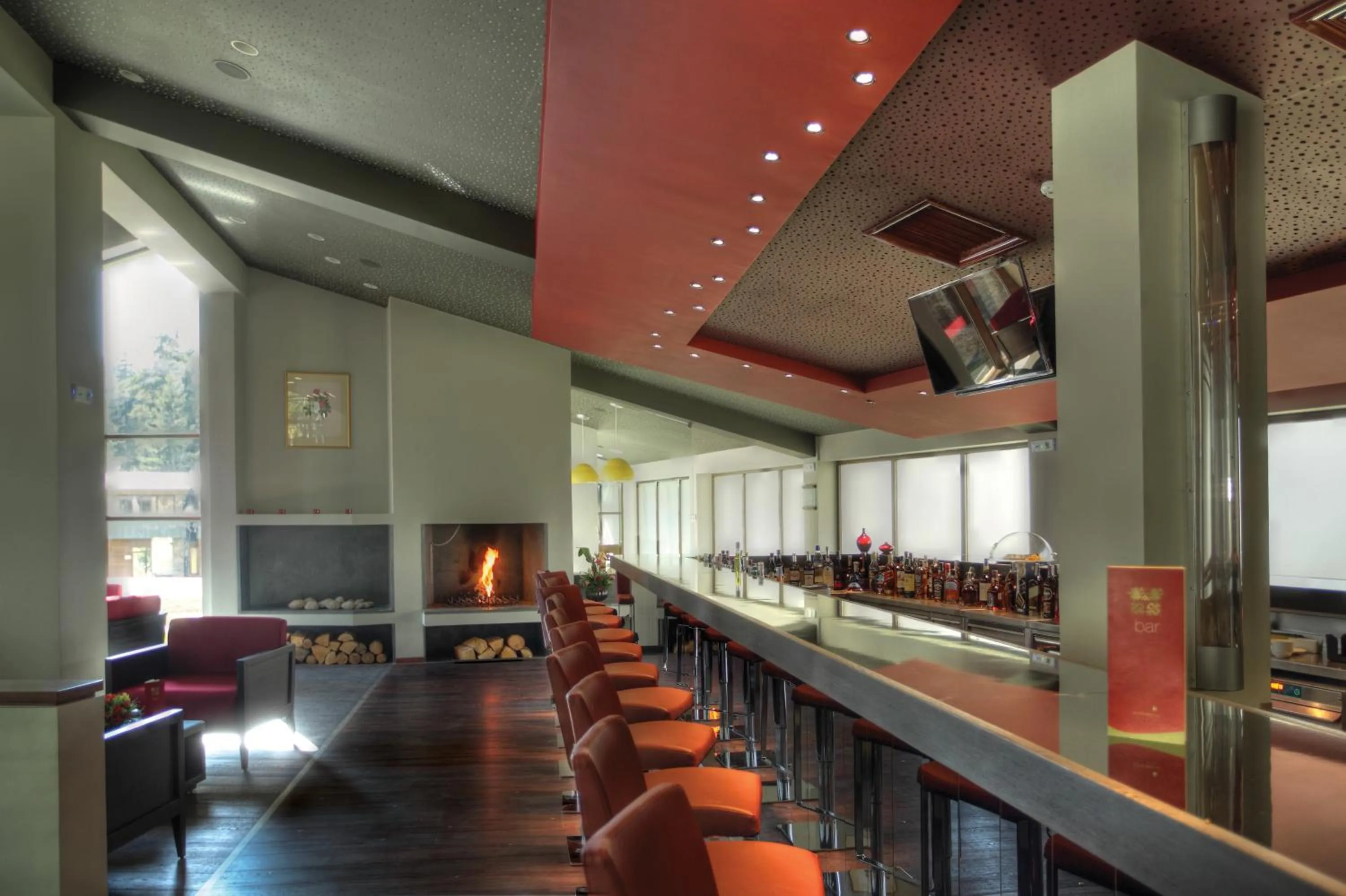 Restaurant/places to eat in Euphoria Club Hotel