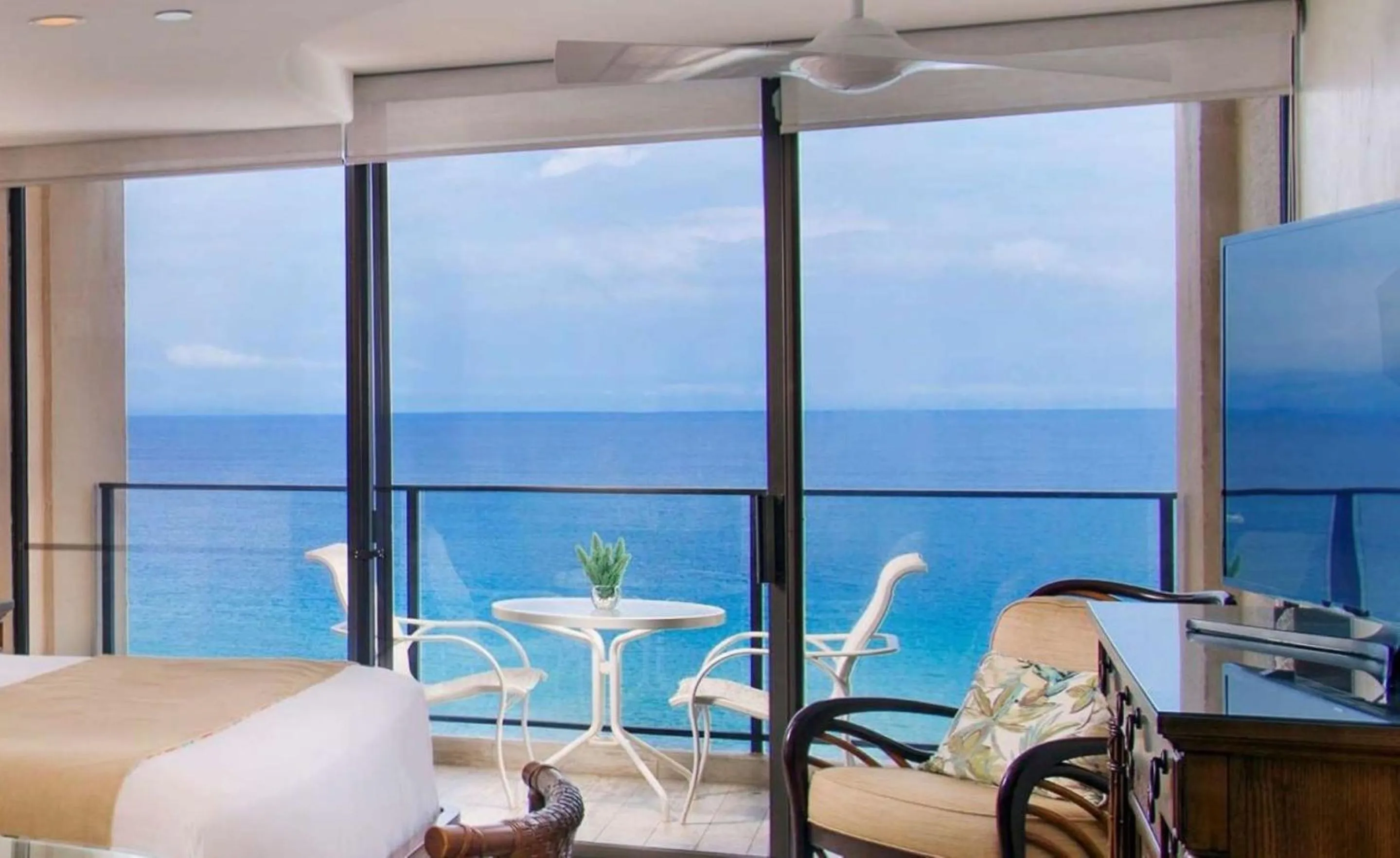 Bed in Aston Mahana at Kaanapali