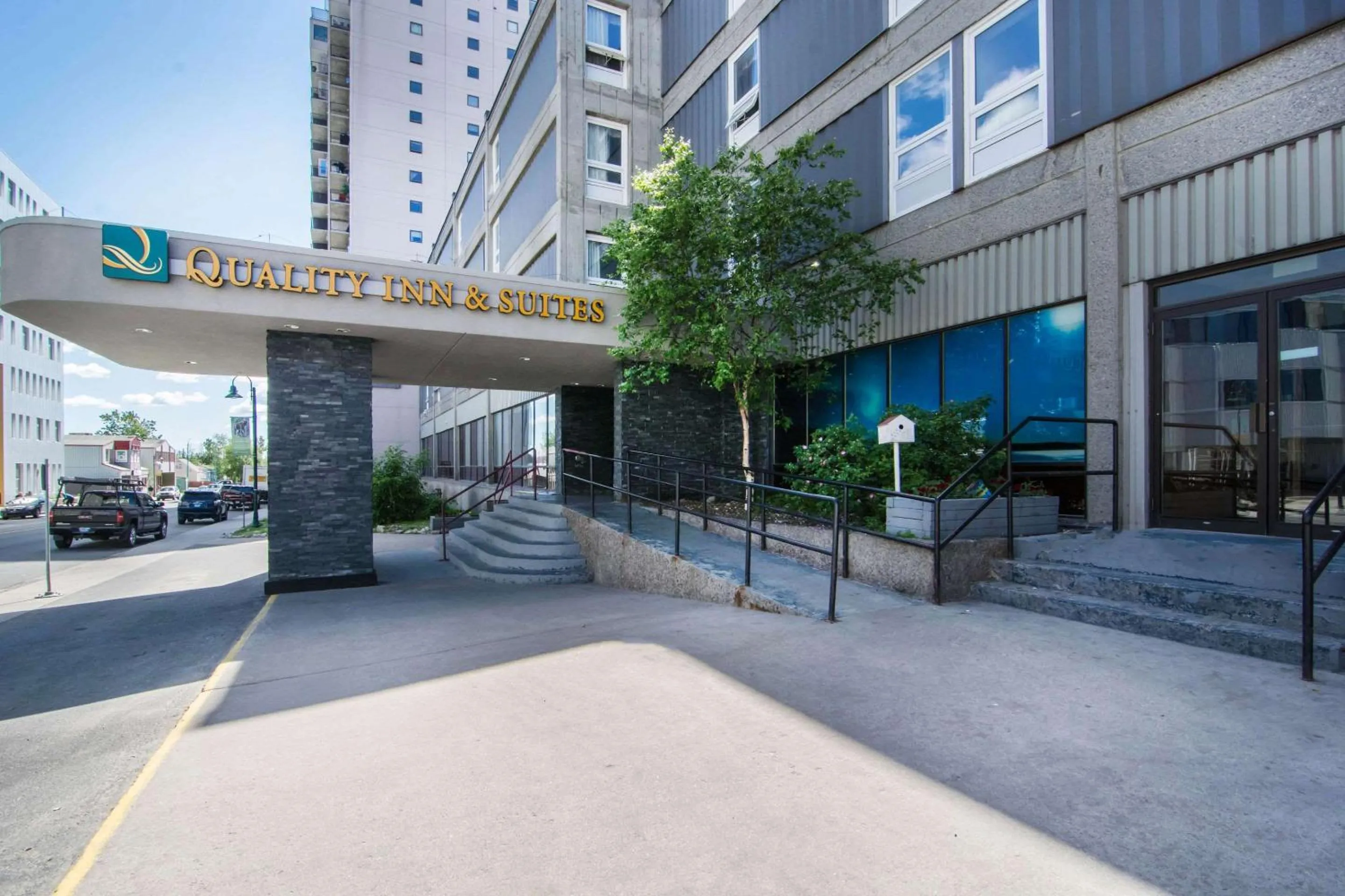 Property building in Quality Inn & Suites Yellowknife