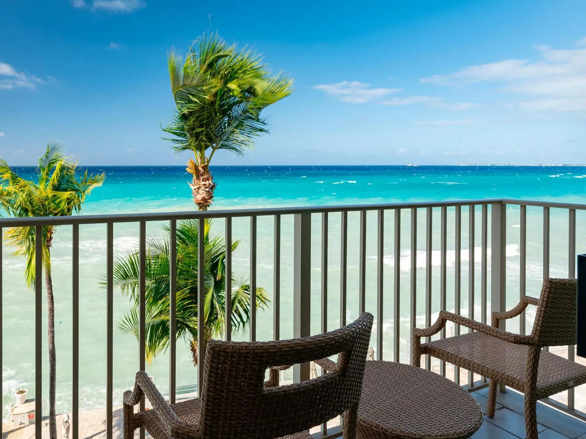 King Room with Oceanfront View and Balcony in Grand Cayman Marriott Resort King Room with Oceanfront View and Balcony in Grand Cayman Marriott Resort