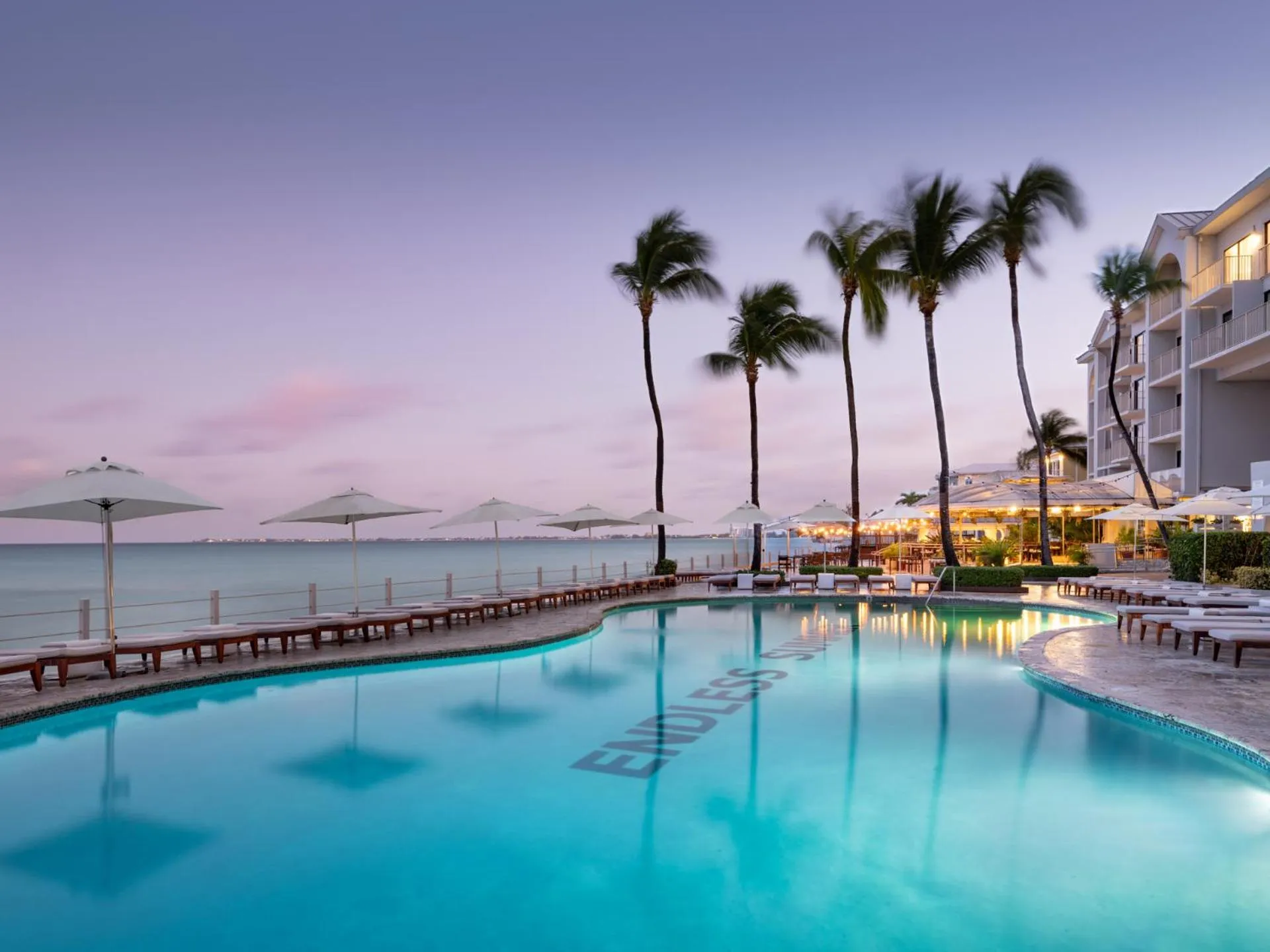 Swimming pool in Grand Cayman Marriott Resort