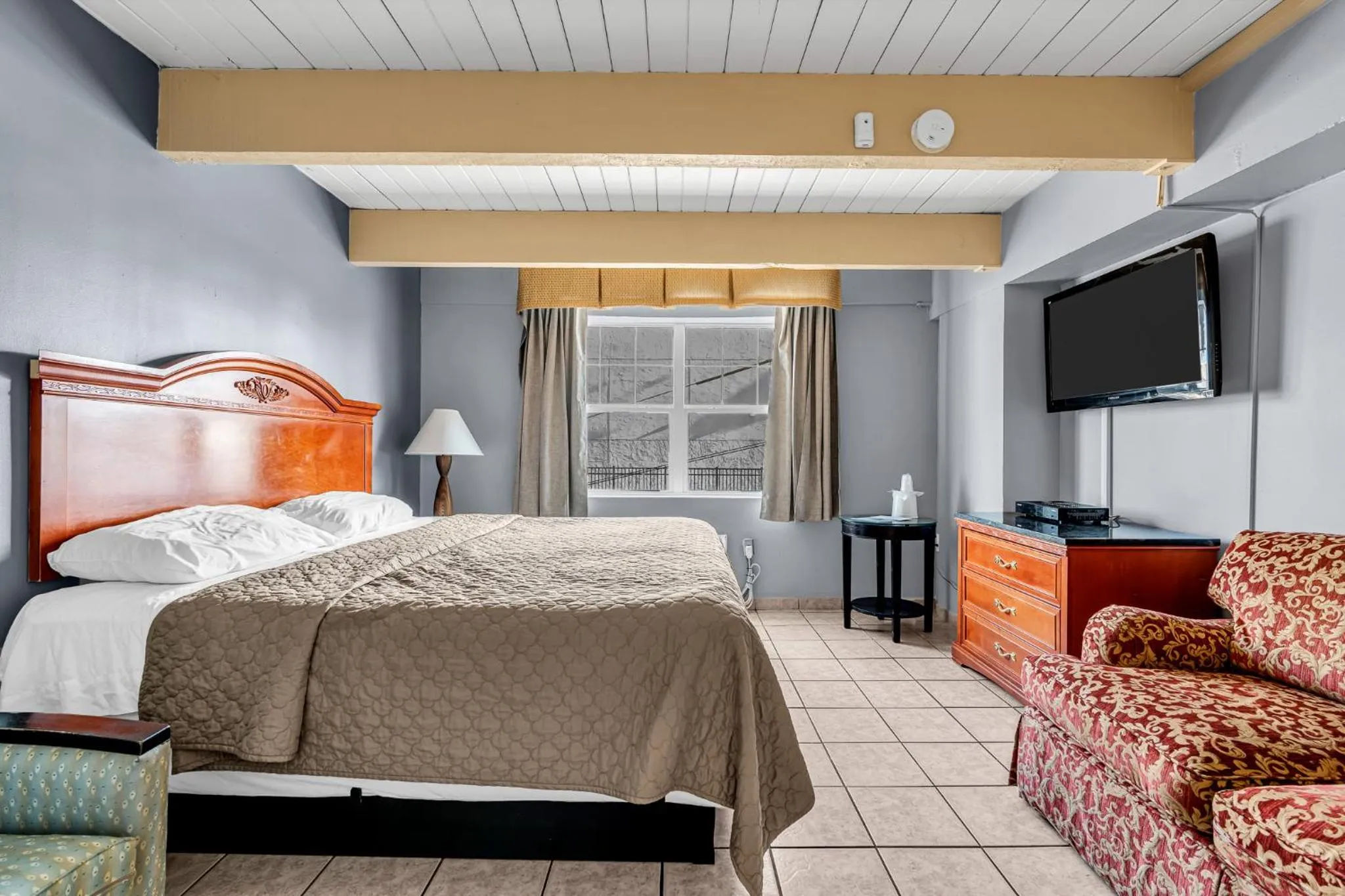 Bedroom, Bed in Aztec Ocean Resort