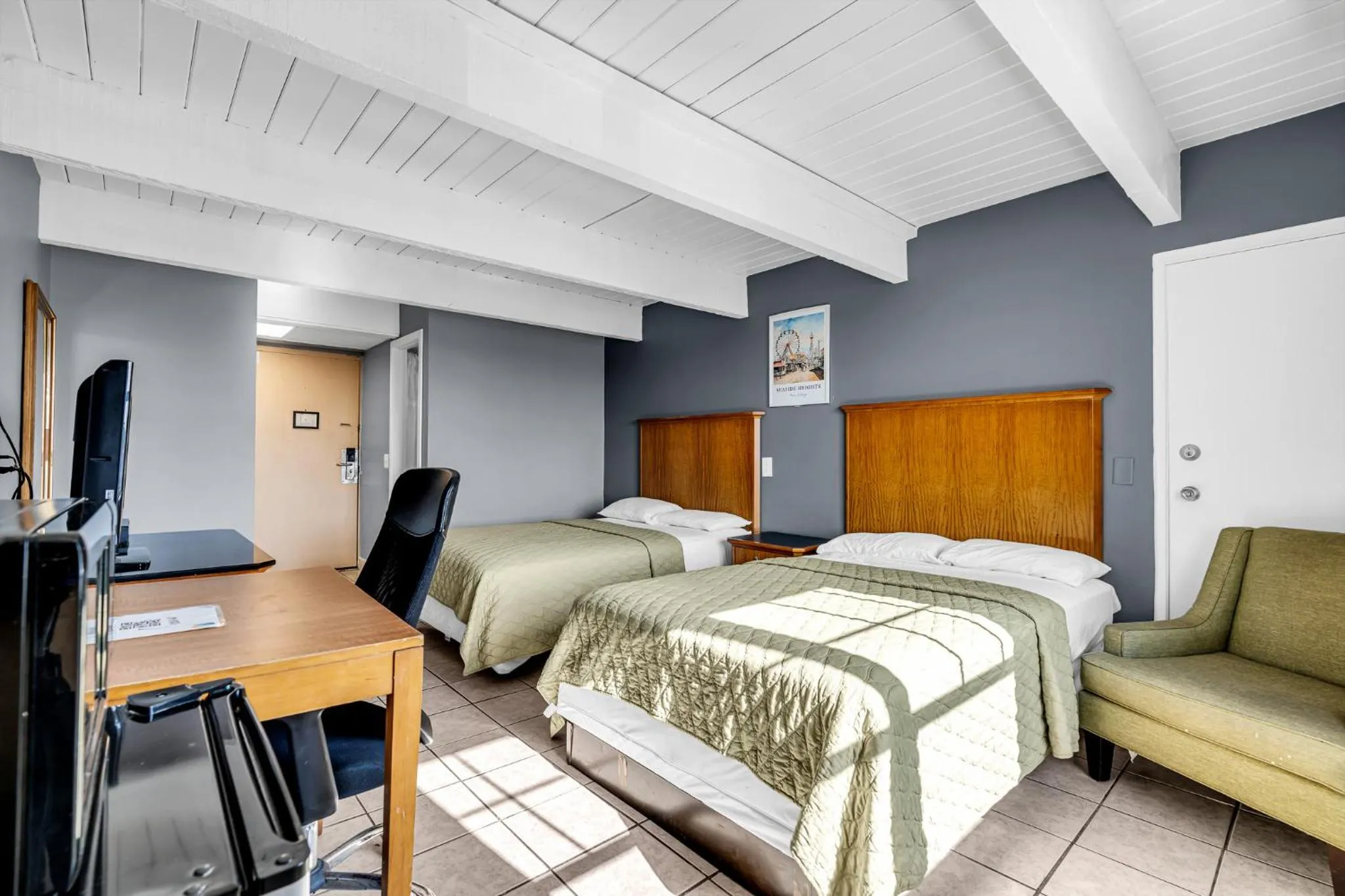 Bedroom, Bed in Aztec Ocean Resort