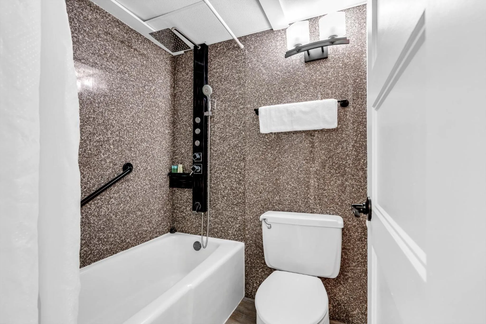 Shower in Aztec Ocean Resort