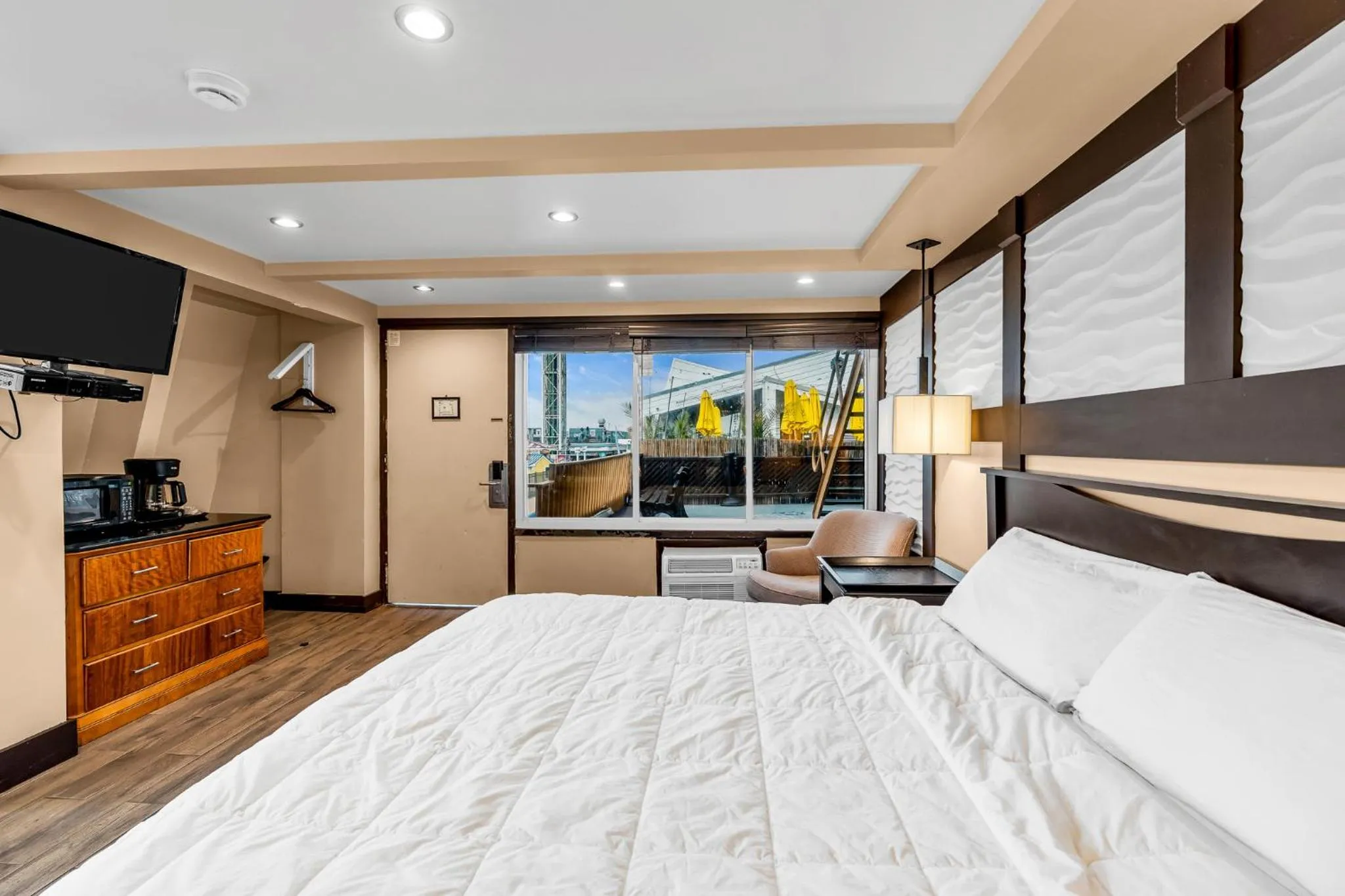 Bedroom, Bed in Aztec Ocean Resort