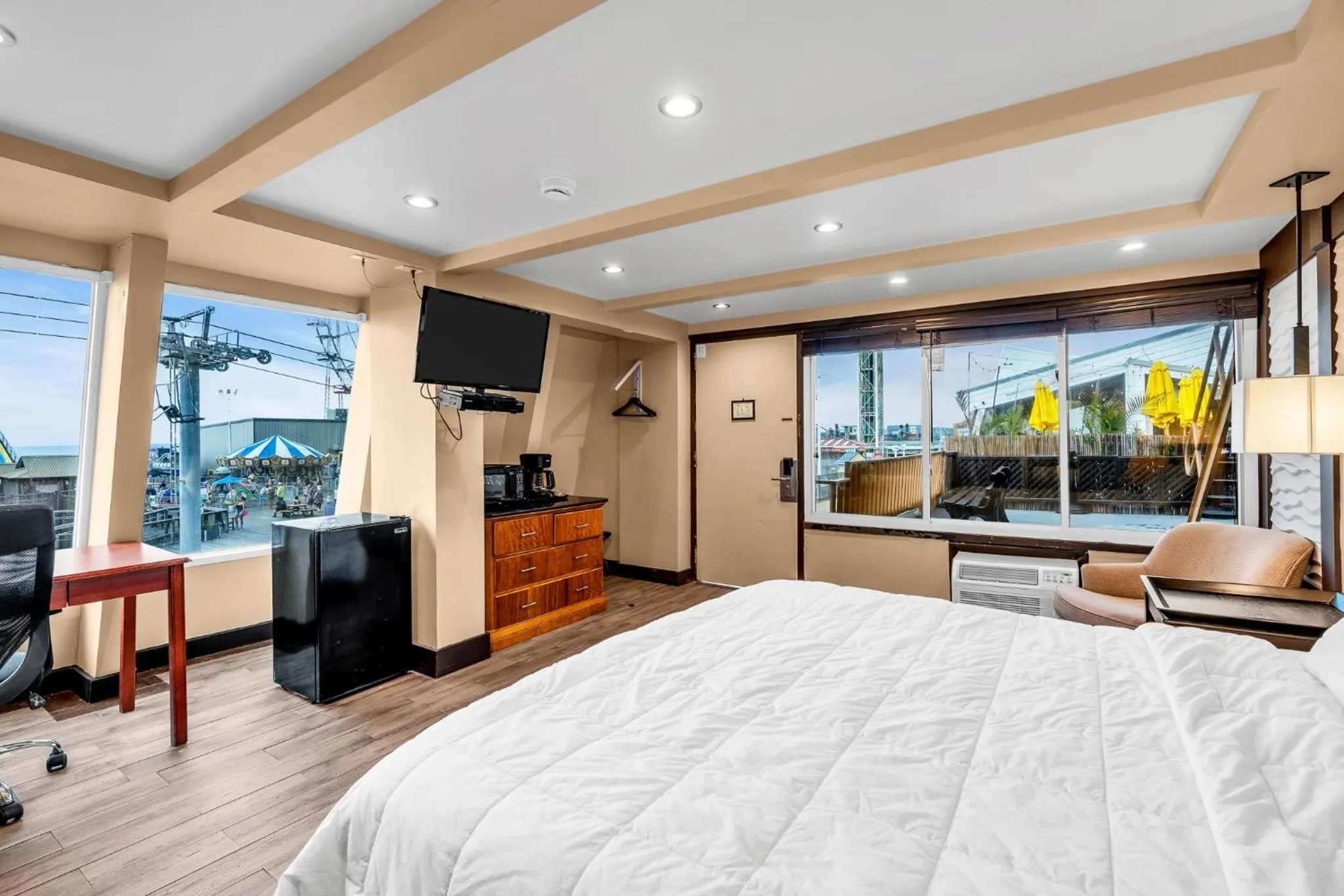 Bedroom, Bed in Aztec Ocean Resort