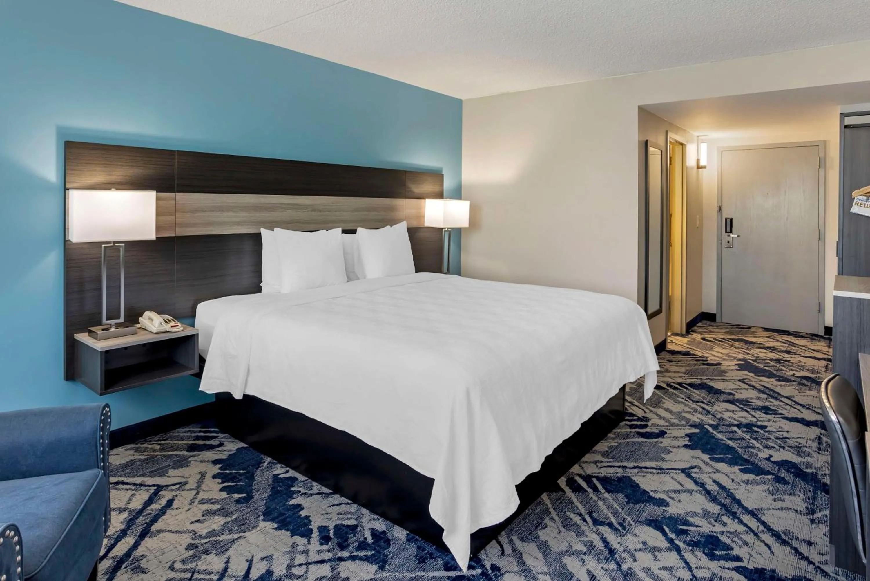 Bedroom, Bed in Best Western Rutgers University Hotel