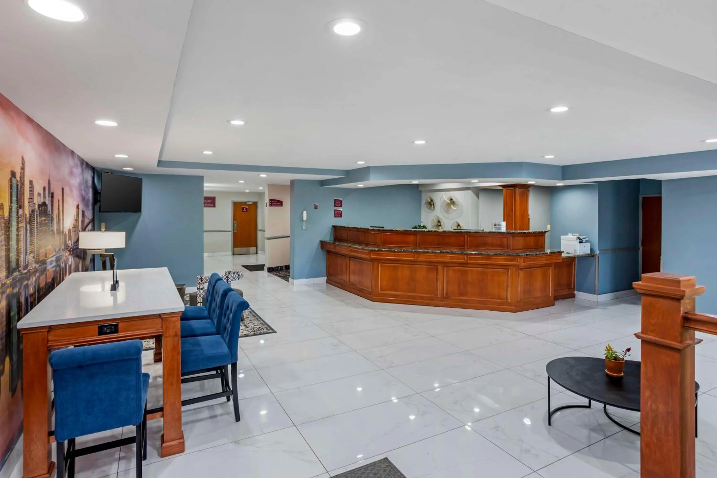 Lobby or reception in Best Western Rutgers University Hotel