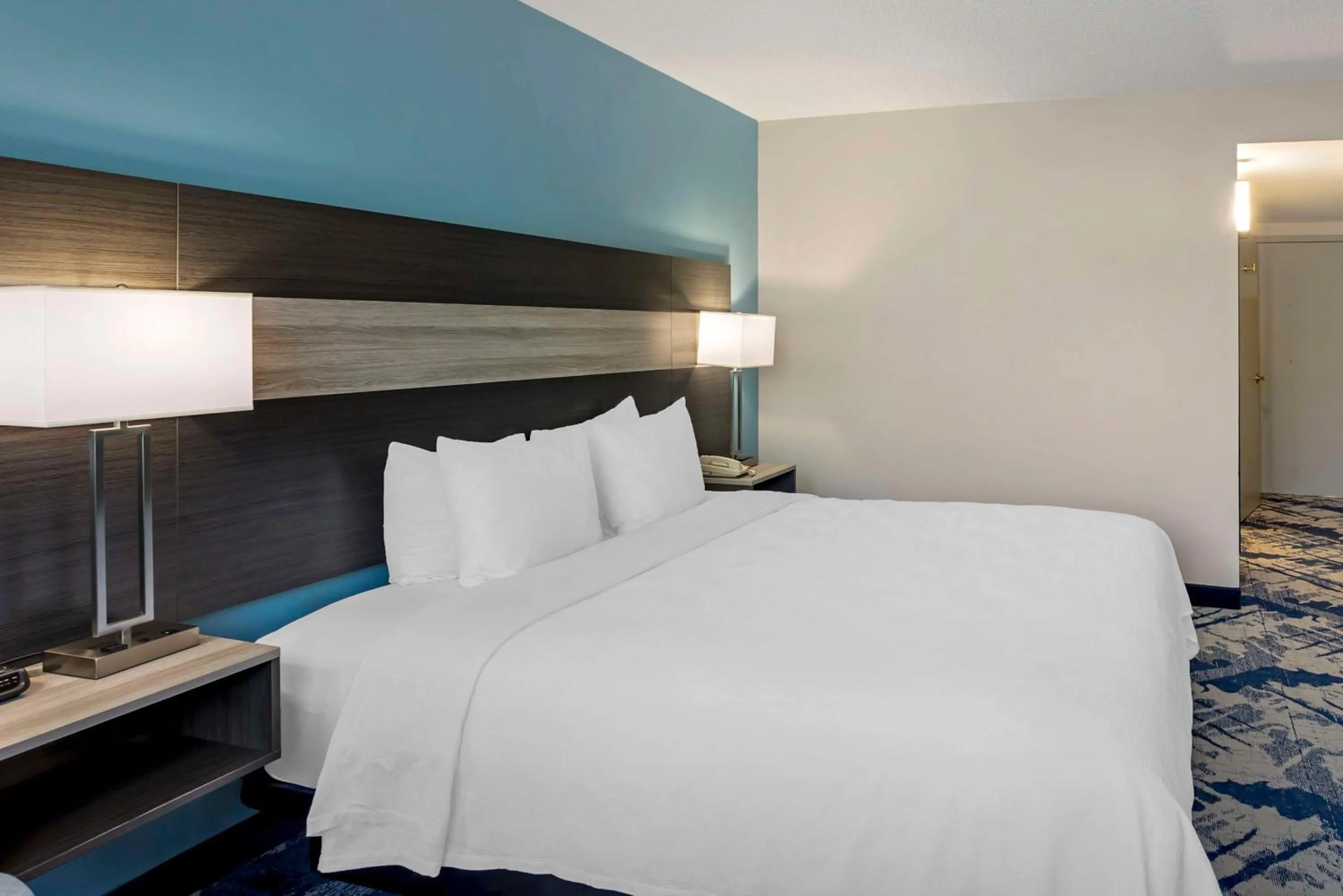 Bedroom, Bed in Best Western Rutgers University Hotel