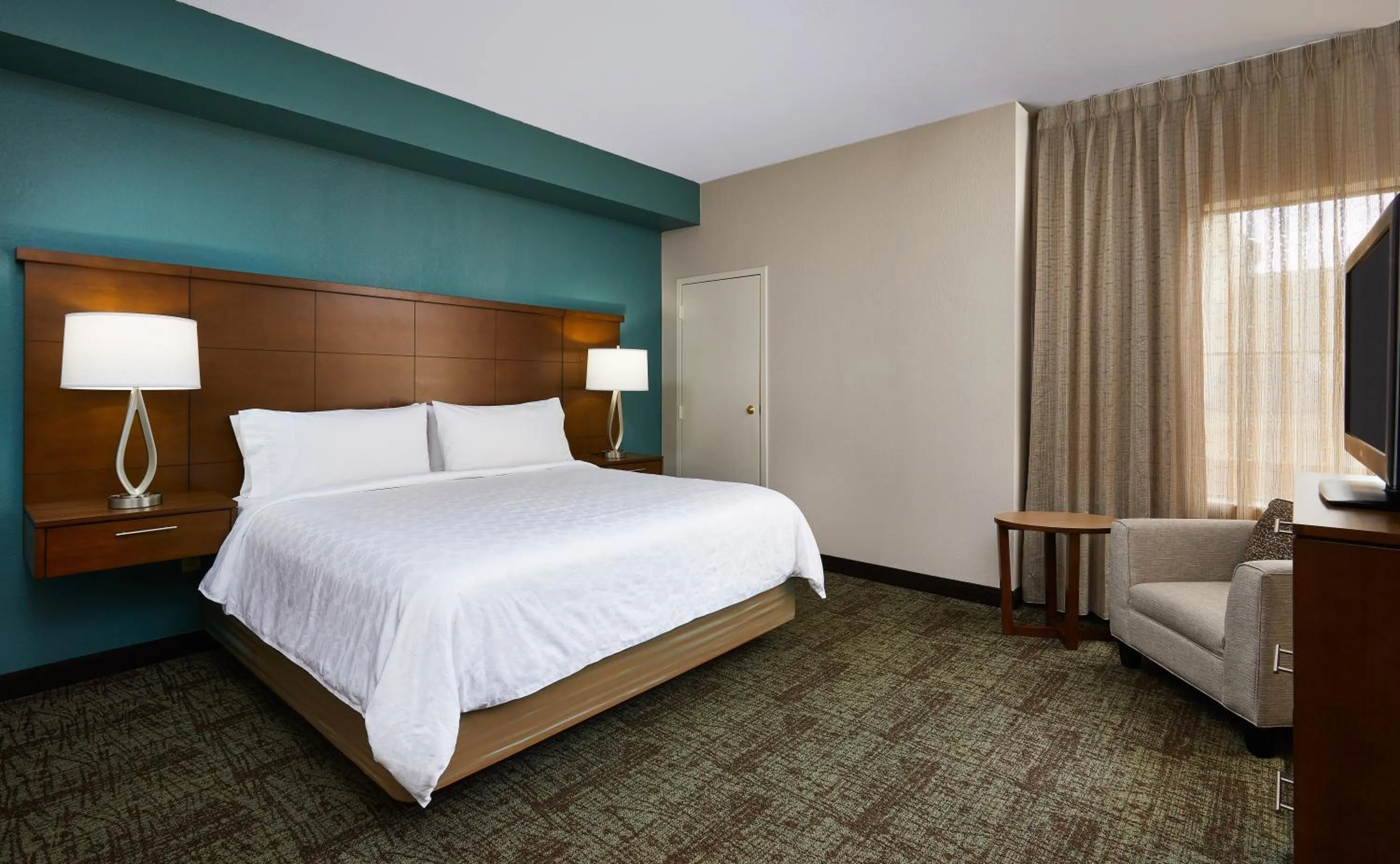 Photo of the whole room, Bed in Staybridge Suites Orlando South by IHG