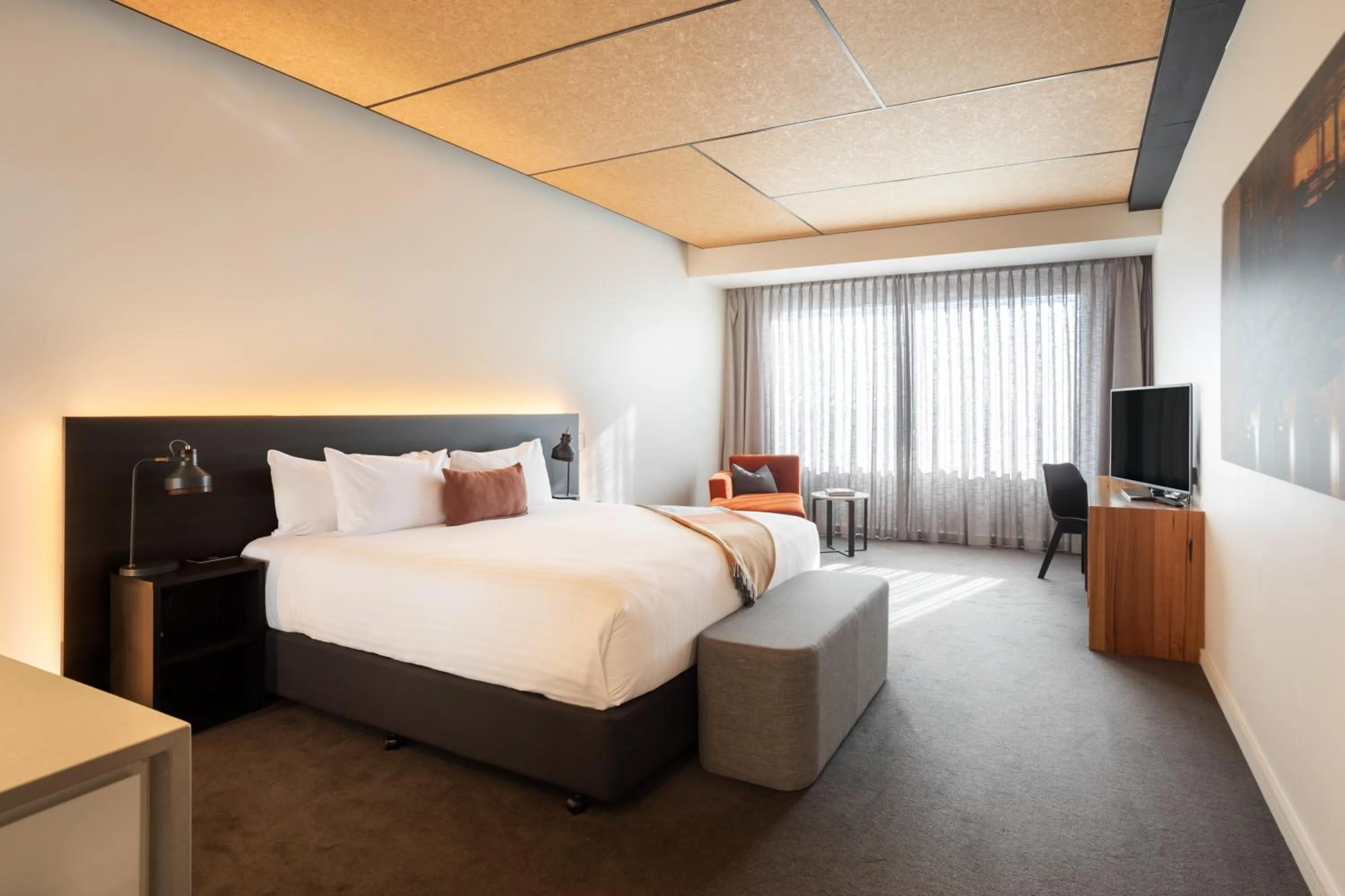 Photo of the whole room, Bed in Peppers Silo Launceston