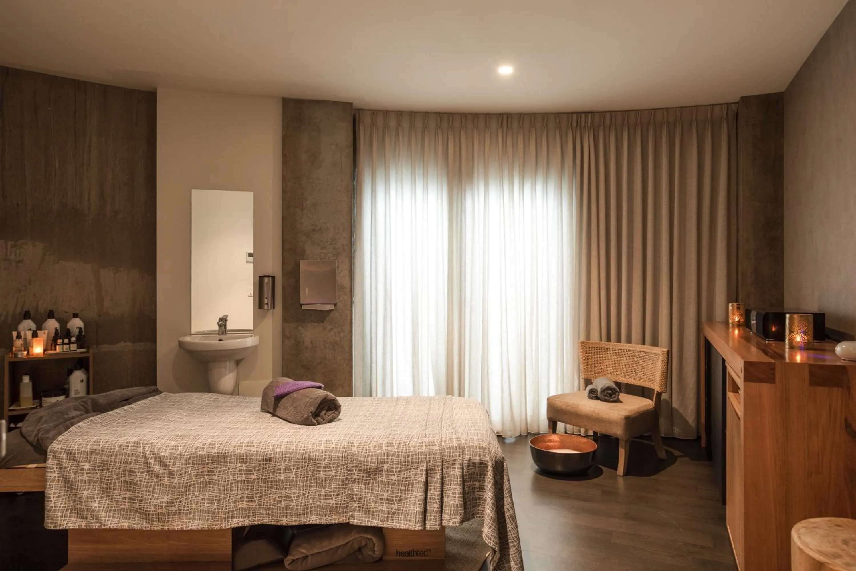 Spa and wellness centre/facilities, Bed in Peppers Silo Launceston