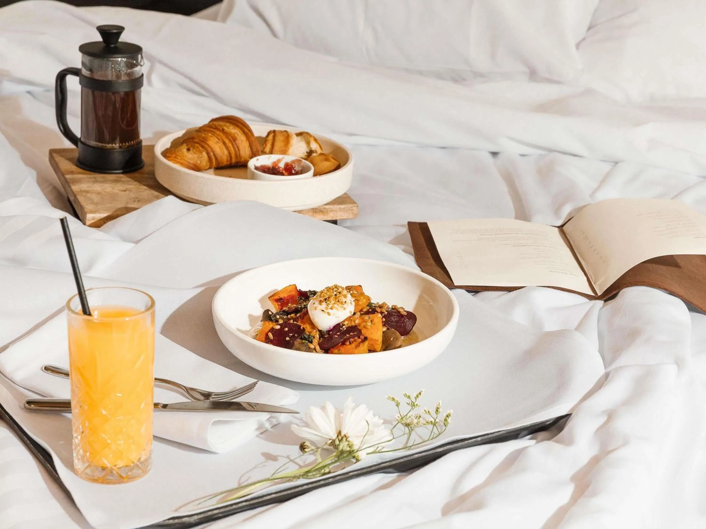 Breakfast, Bed in Peppers Silo Launceston