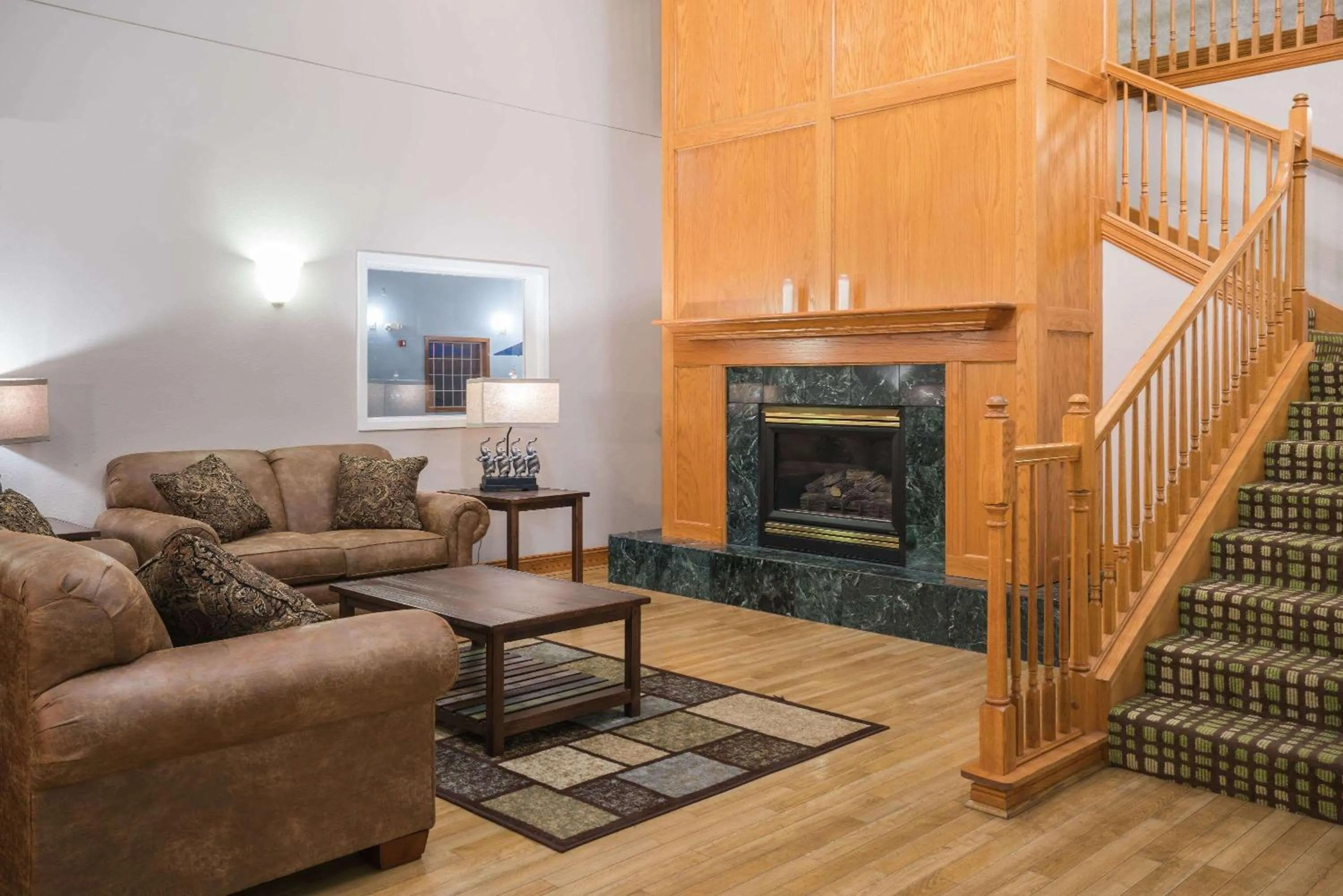 Lobby or reception in Baymont by Wyndham Albany MN