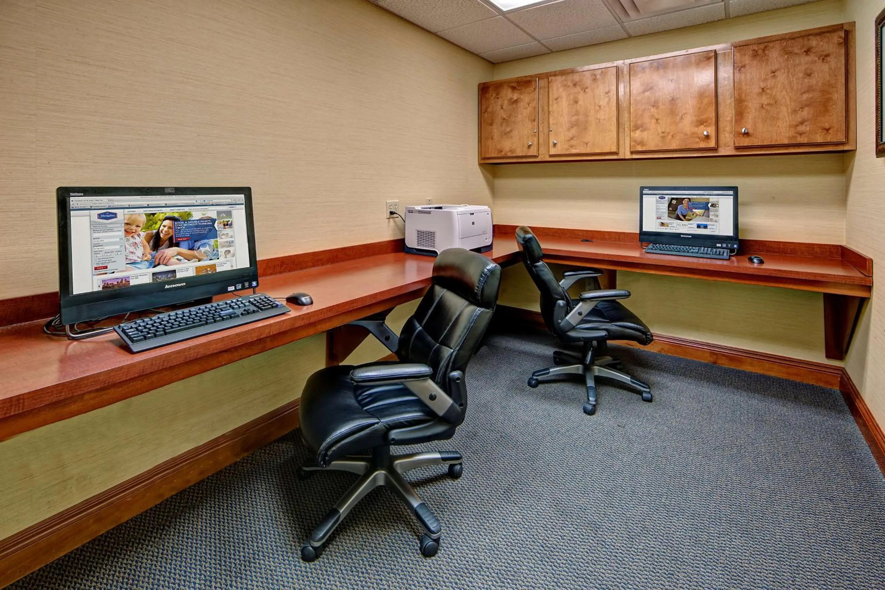 Business facilities in Hampton Inn Quincy