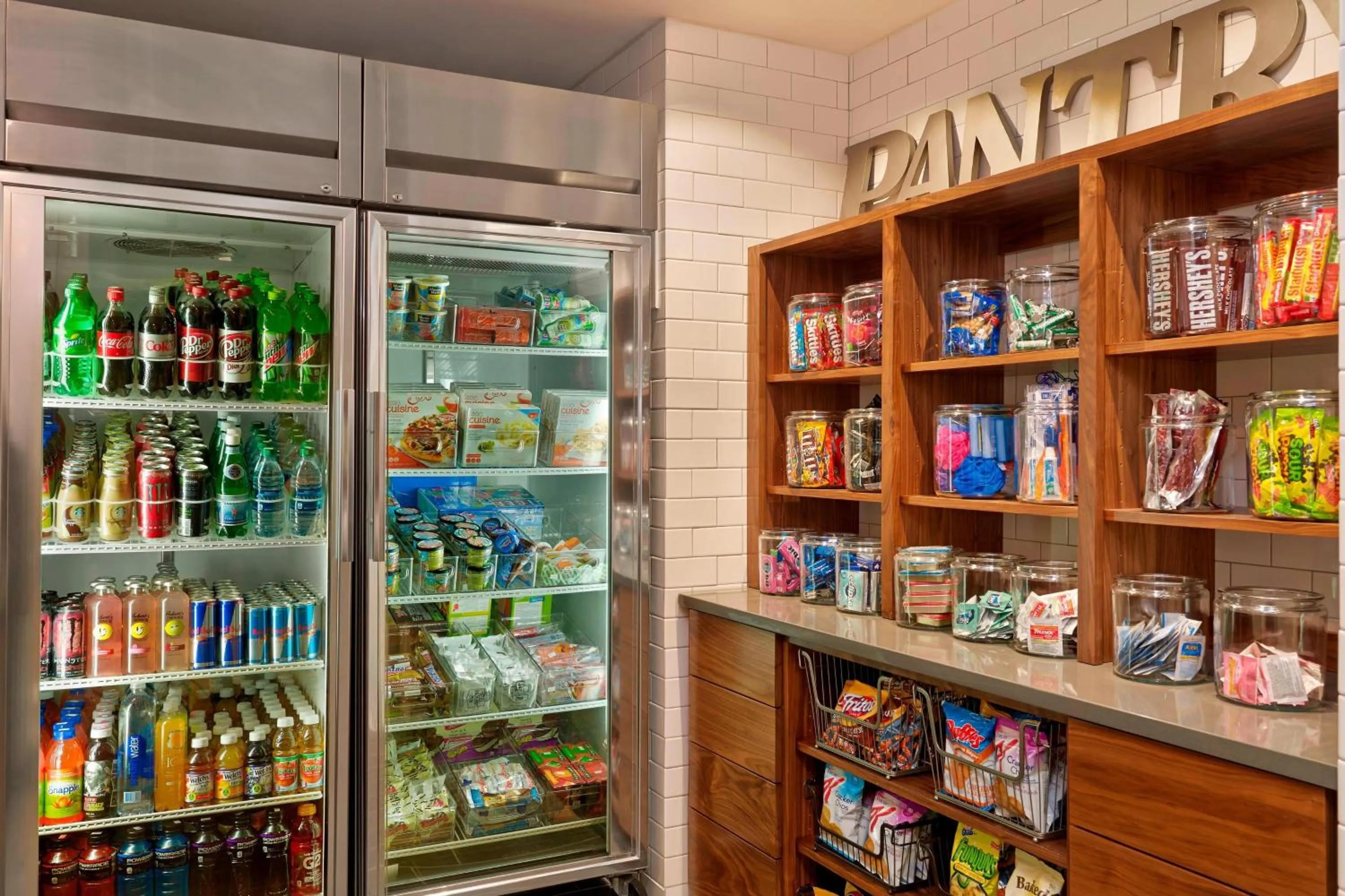 Restaurant/places to eat in Four Points by Sheraton Mall of America Minneapolis Airport