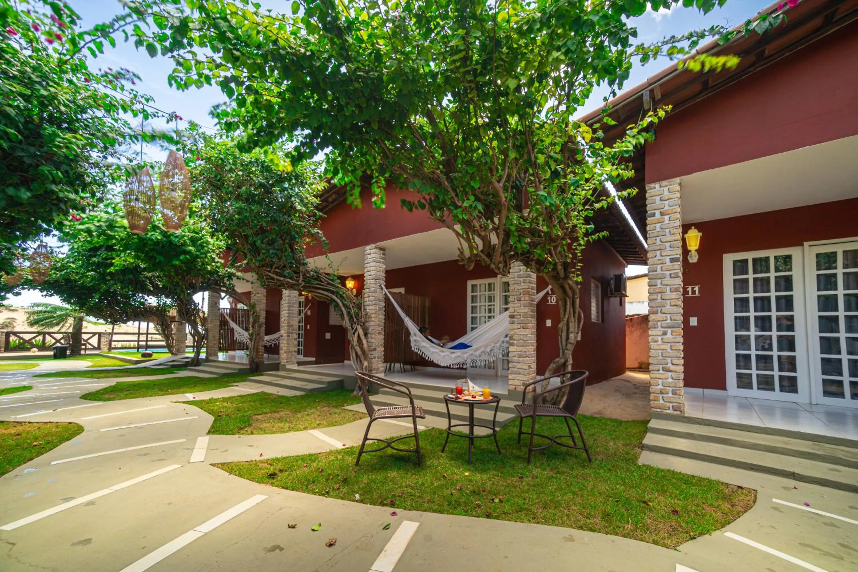 Property building in Pousada Arte do Velejo by Solarium