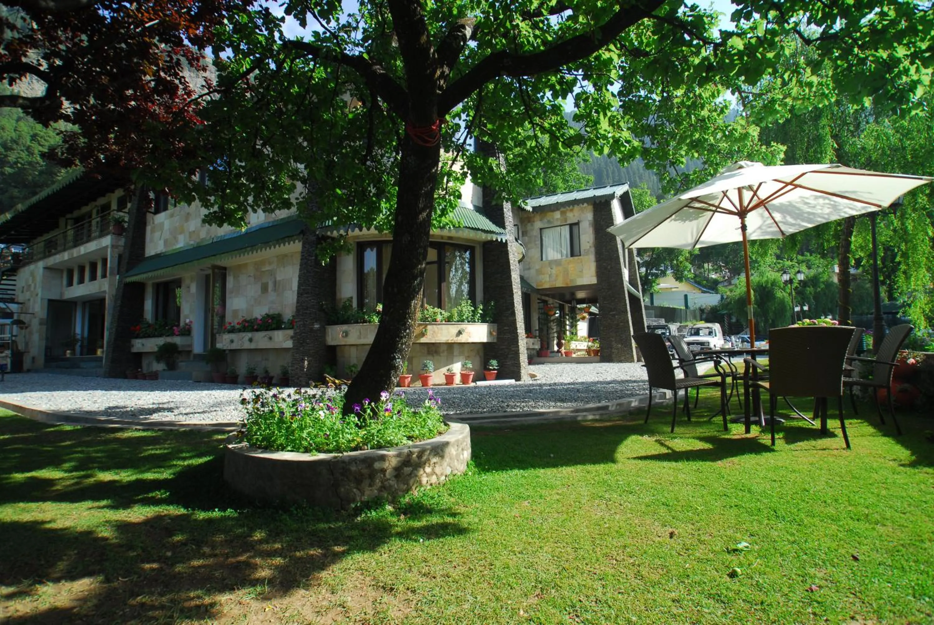 Seating area in Shervani Hilltop Resort