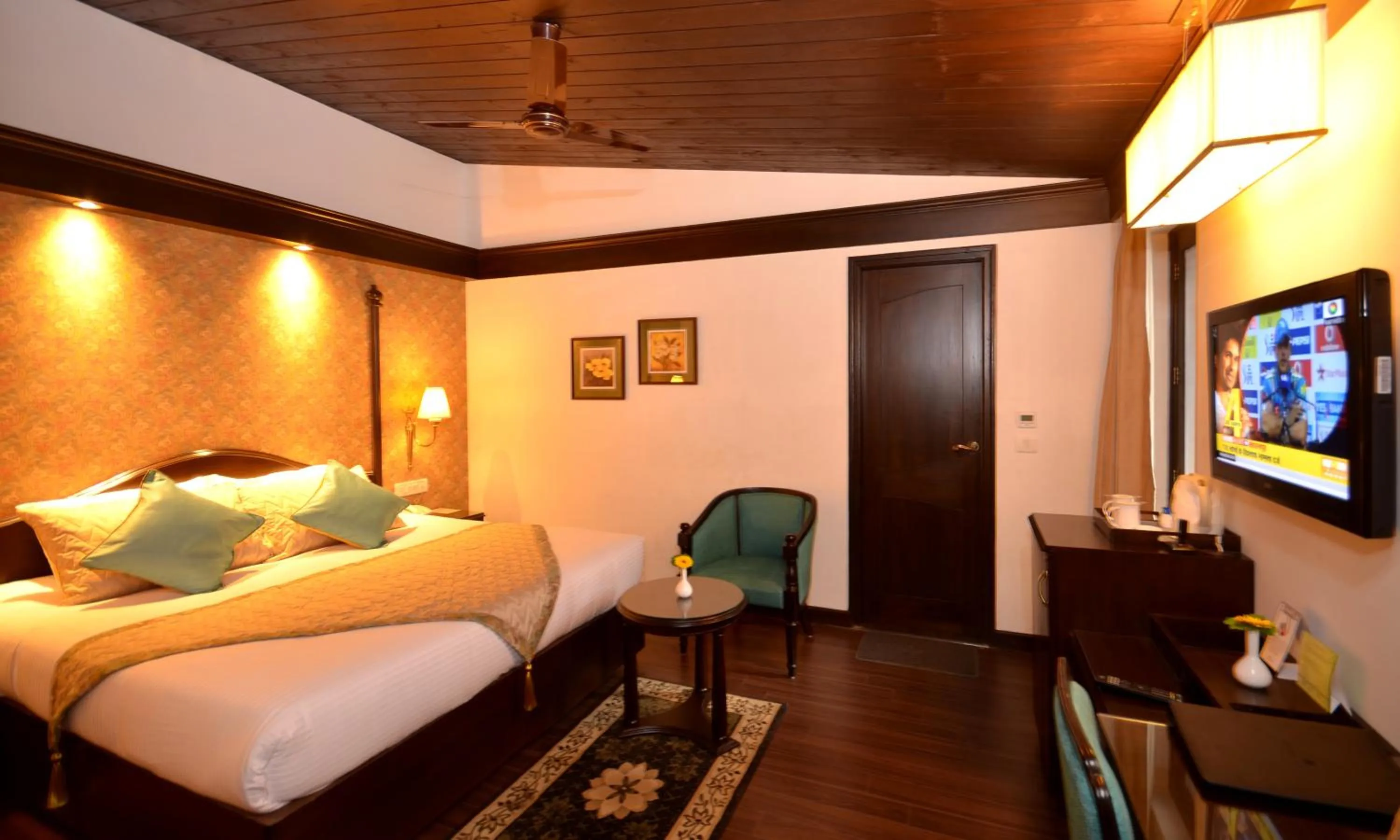Photo of the whole room, Bed in Shervani Hilltop Resort